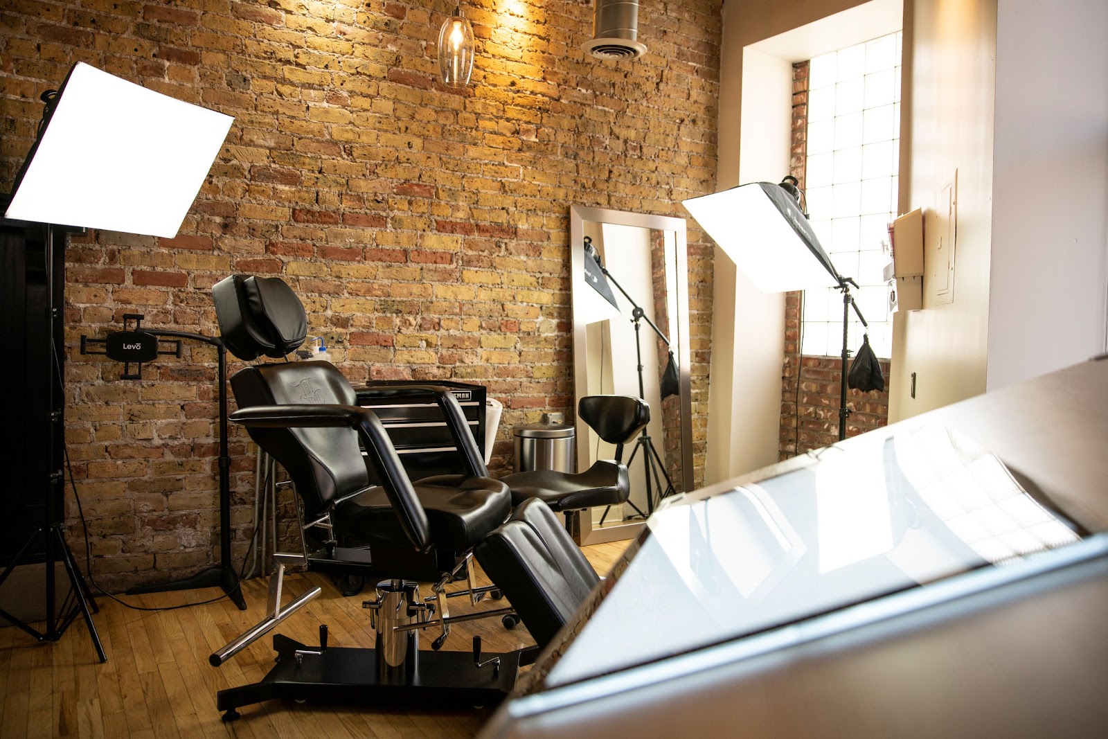 Barak Studios: Custom Tattoos and Atelier tattoo parlor in Chicago, IL