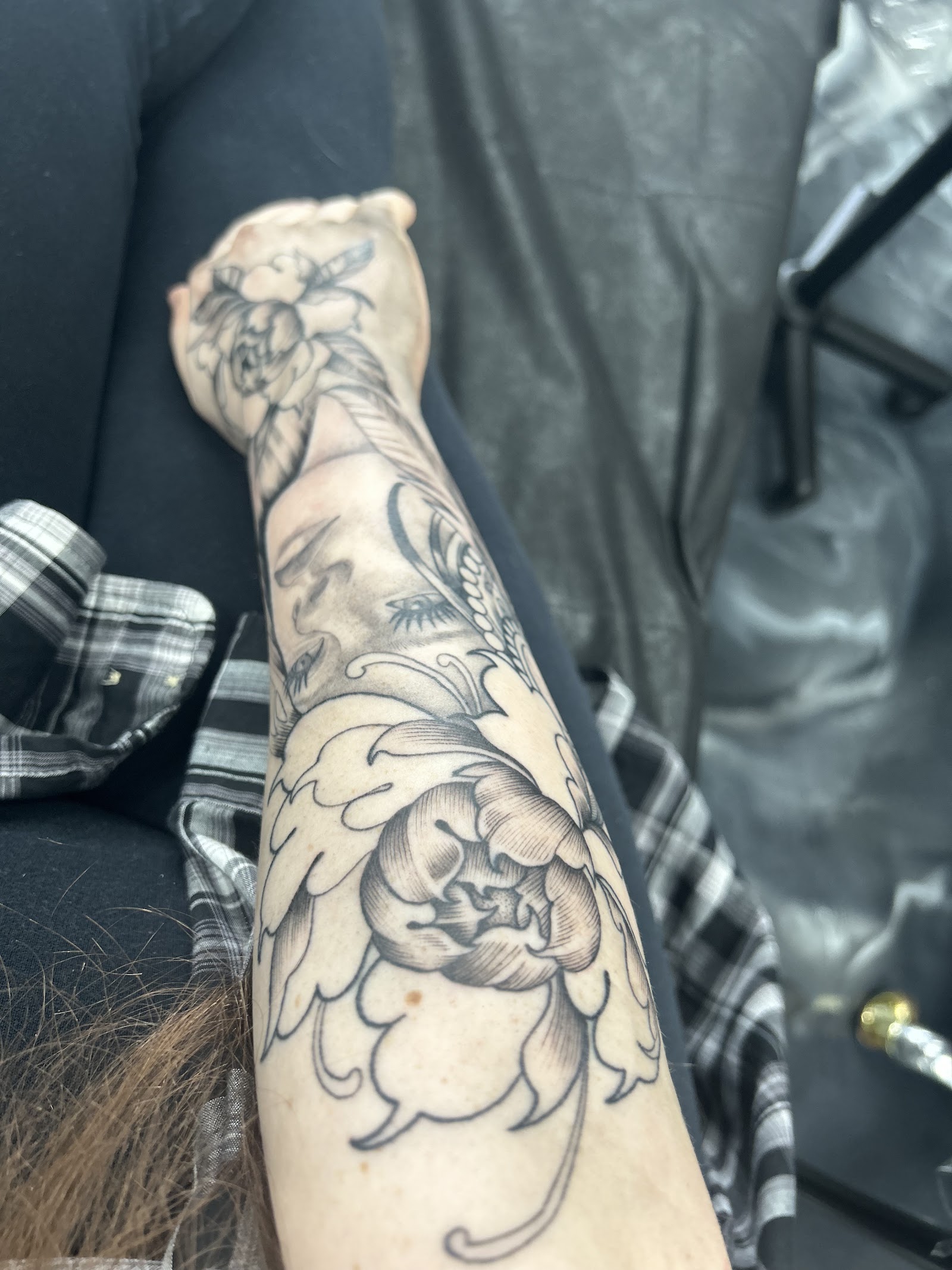Hollow Earth Tattoo tattoo work — photo 3