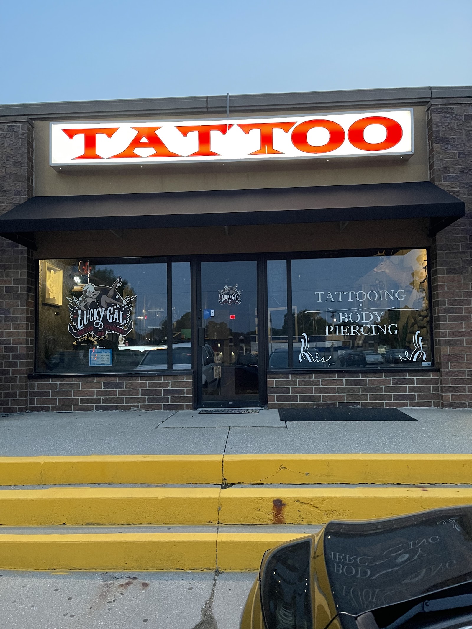 Lucky Gal Tattoo & Piercing Clive — tattoo studio in Des Moines