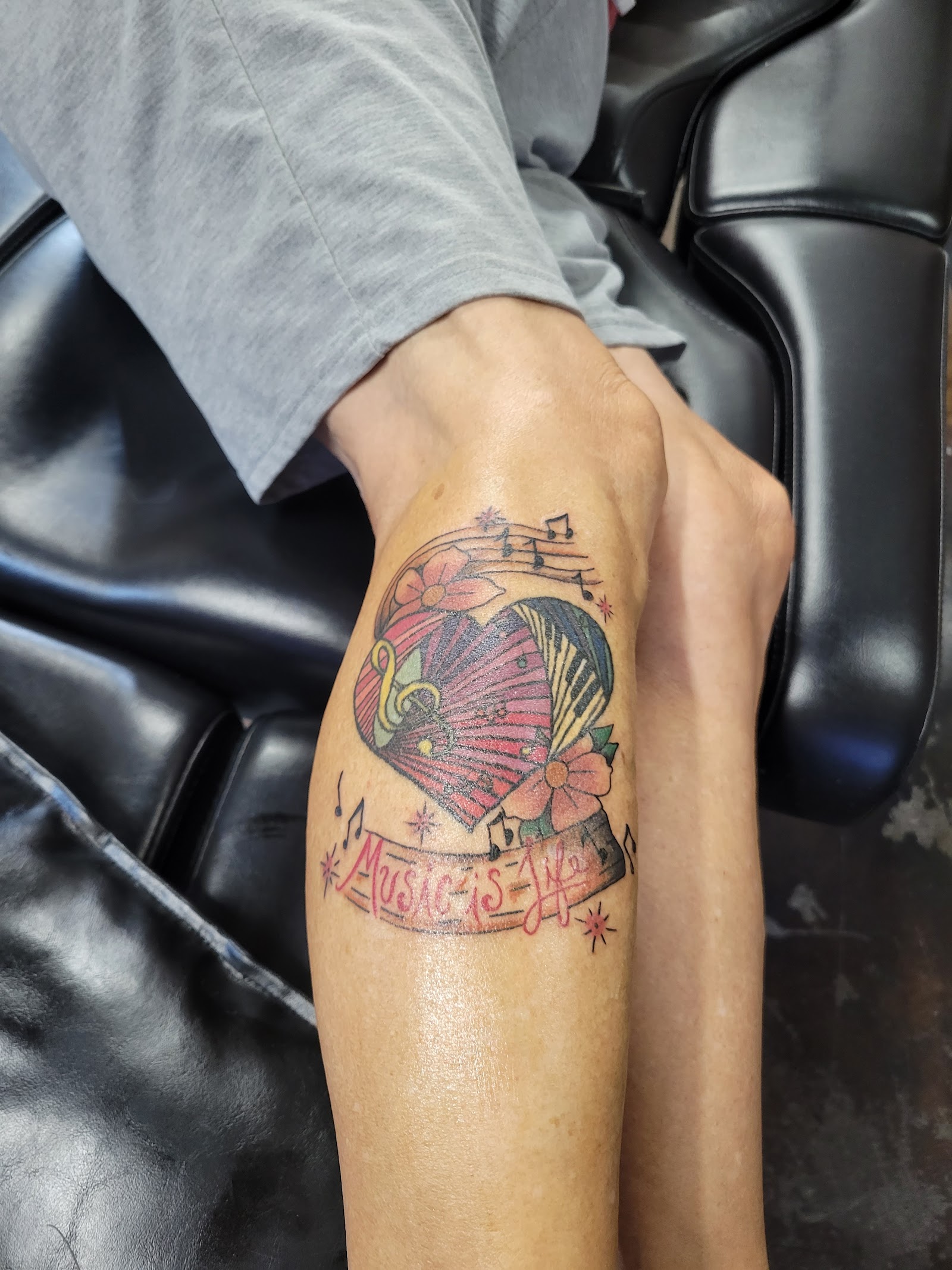 Electric Diamond Tattoo tattoo work — photo 3