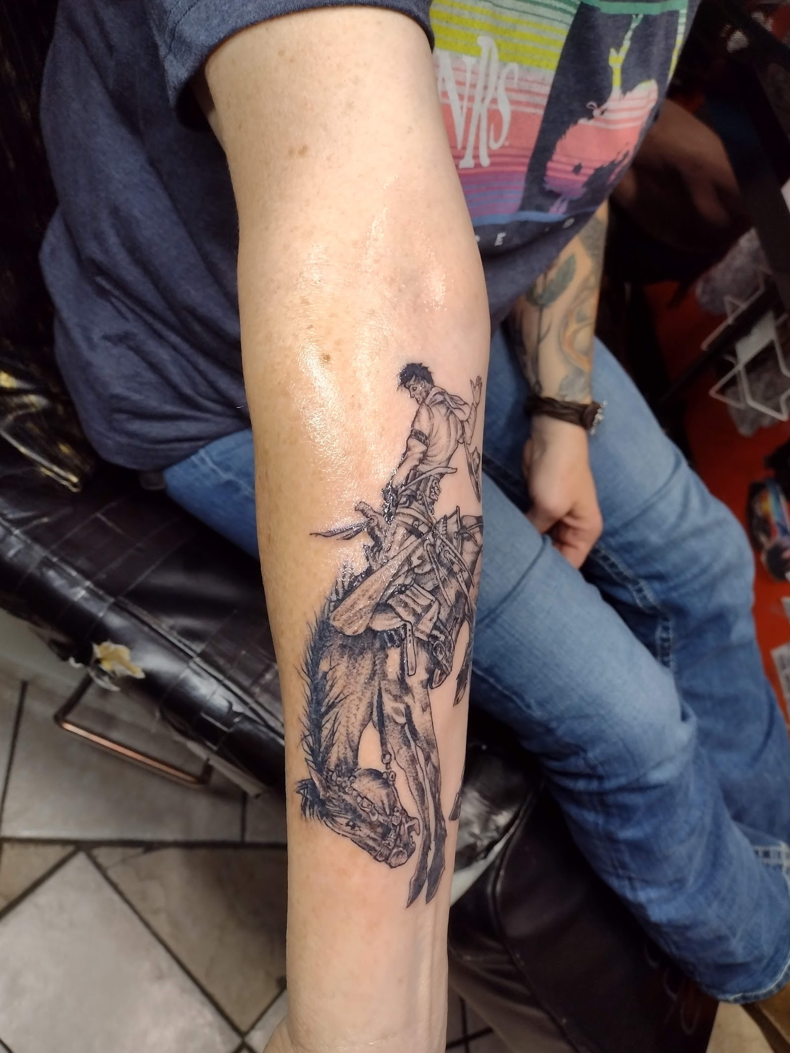 Knuckle Up Tattoo tattoo work — photo 3