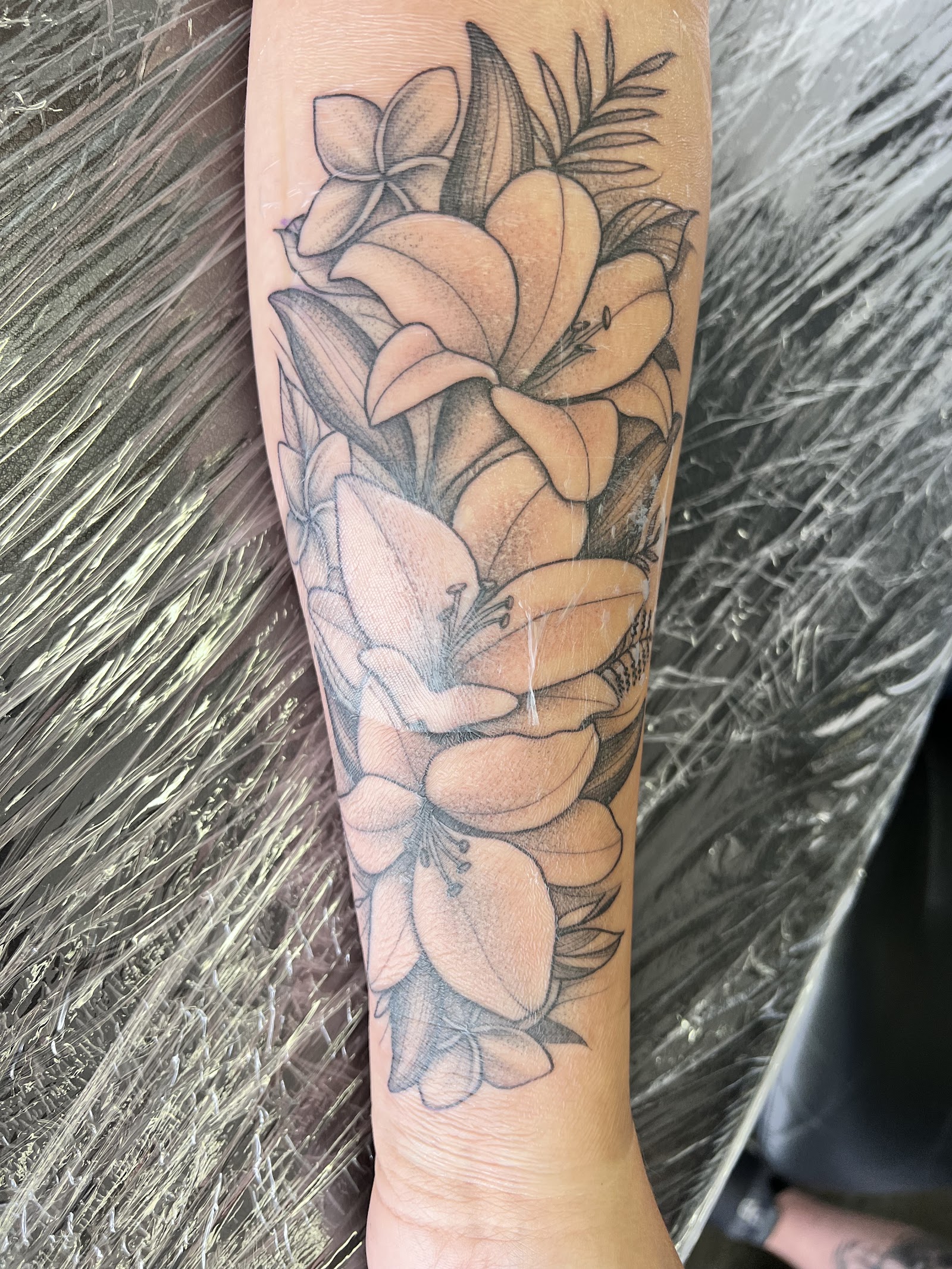 Scarlet Tyde Tattoo tattoo work — photo 3