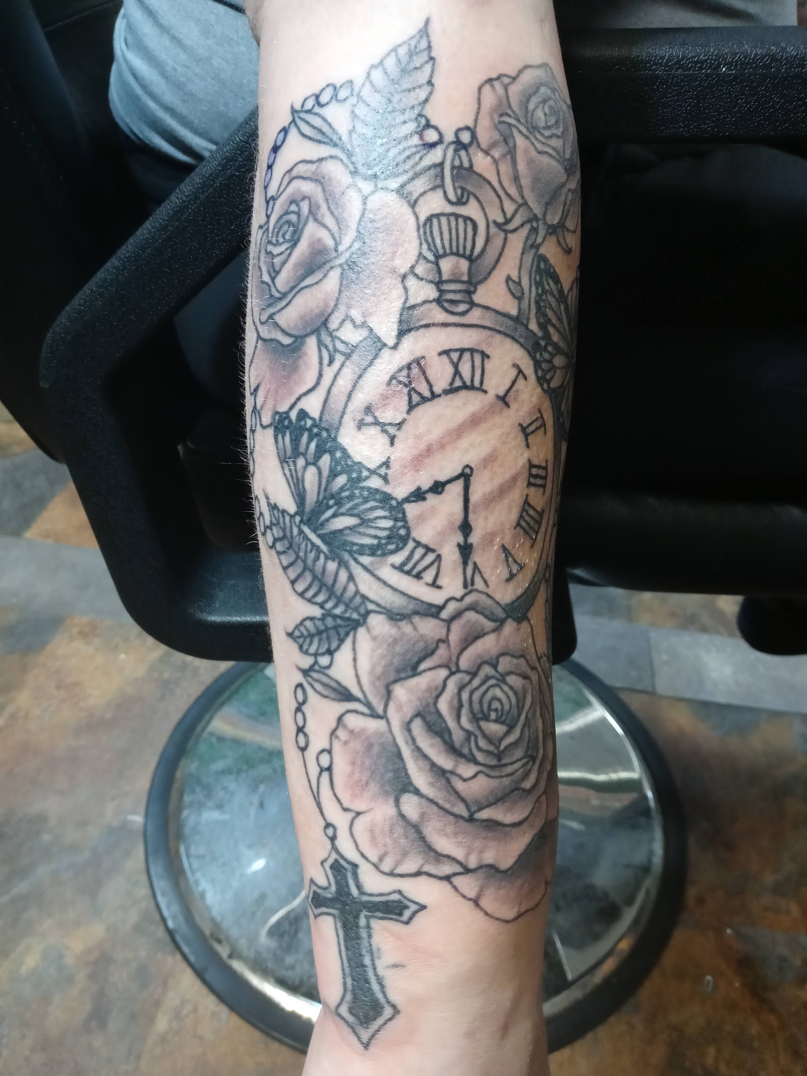 Beautiful Body Tattoo and Piercings tattoo work — photo 2