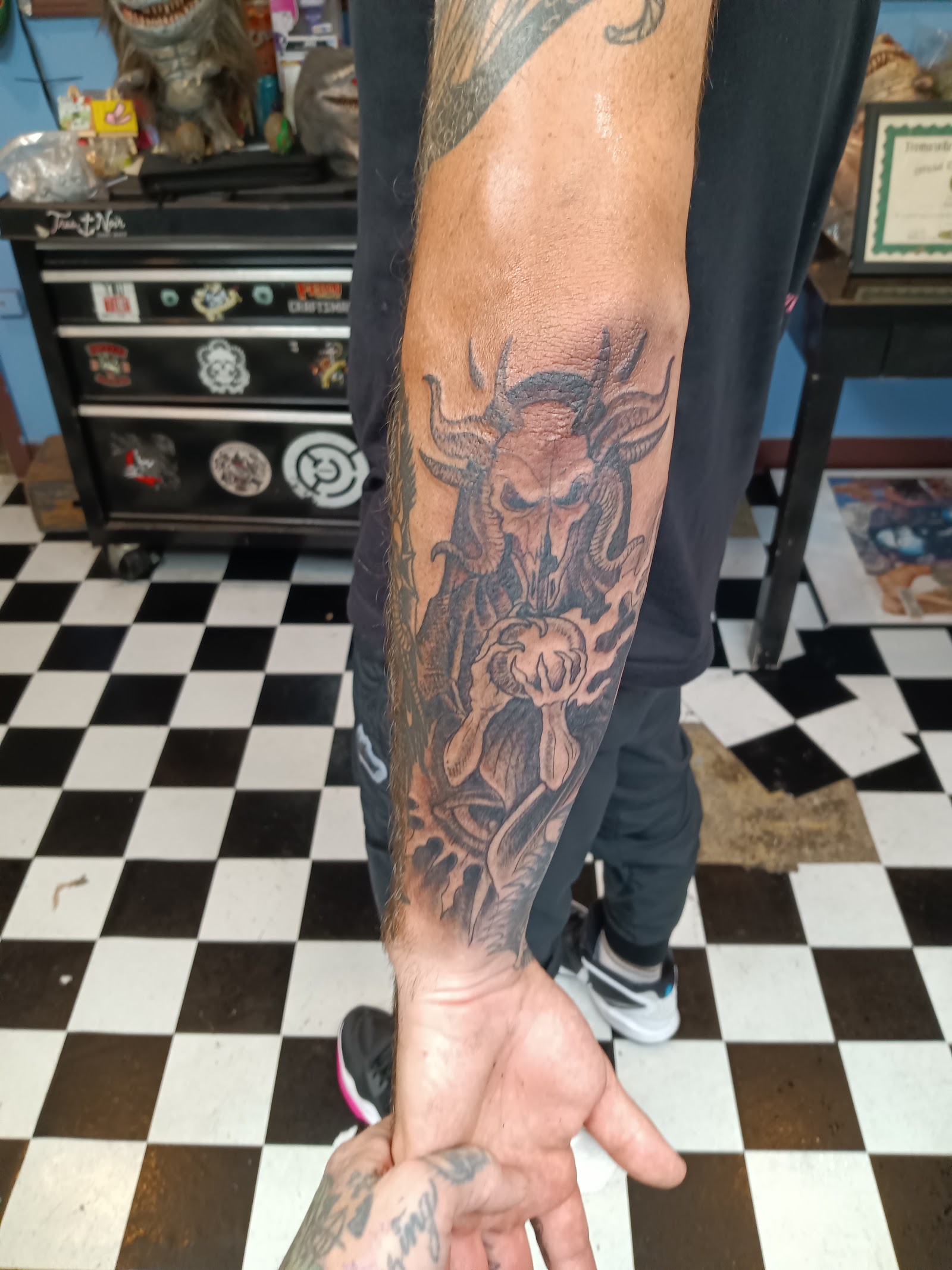 Rose Tattoo Parlor tattoo work — photo 2