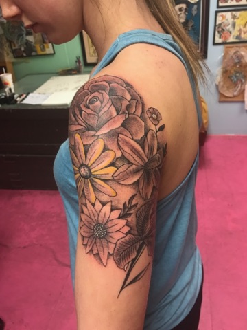 Rose Tattoo Parlor tattoo work — photo 3