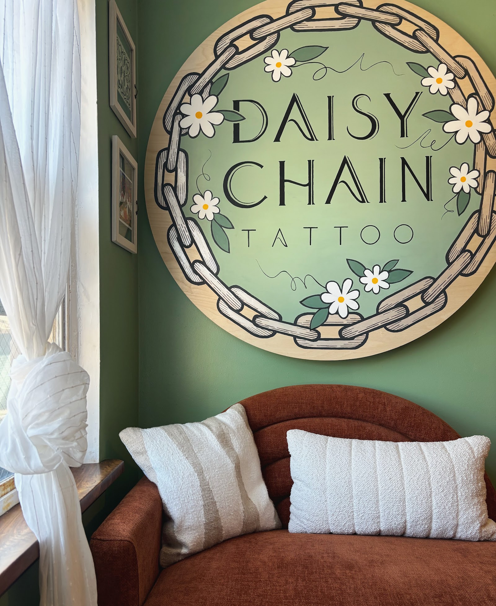 Daisy Chain Tattoo tattoo work — photo 3