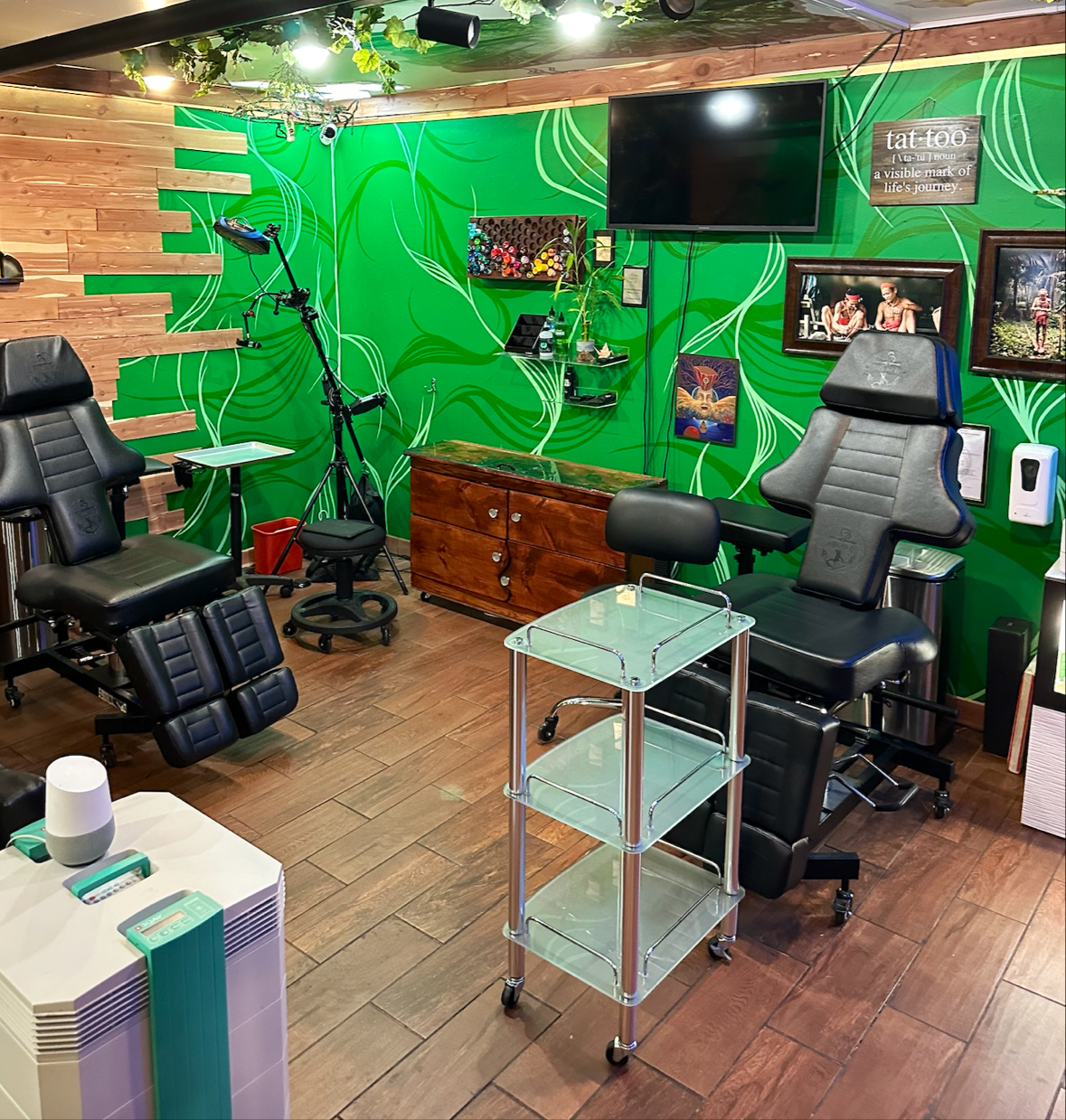Manhattan Tattoos NYC tattoo parlor in New York, NY
