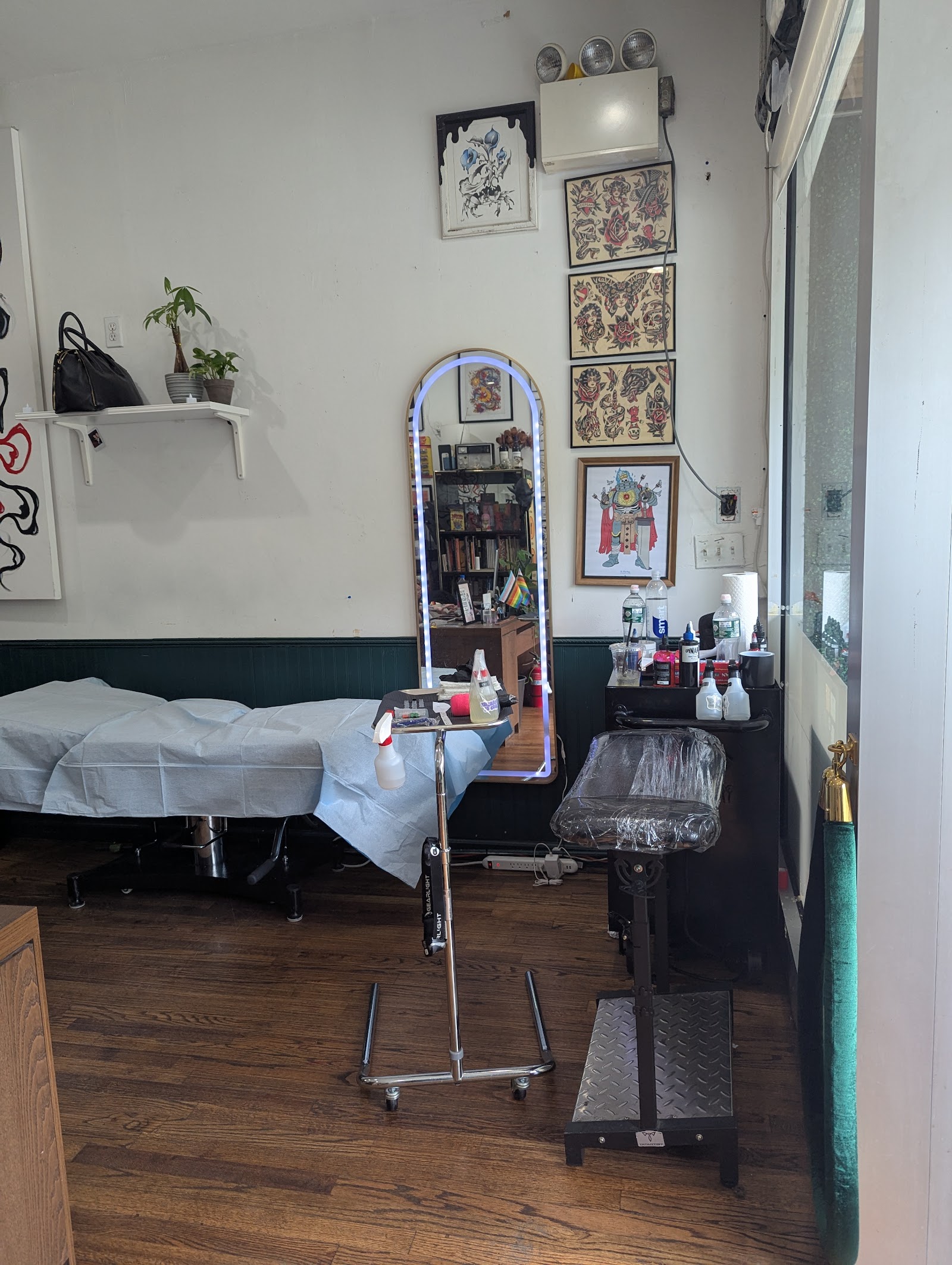 New York Tattoo Collective tattoo parlor in New York, NY