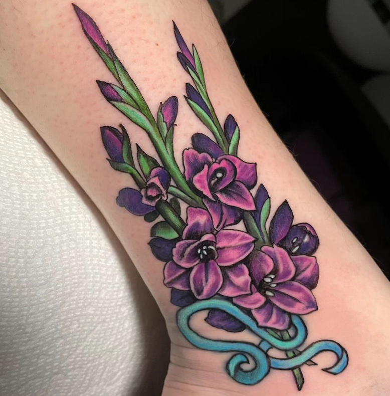 Gold Fang Gallery tattoo work — photo 3