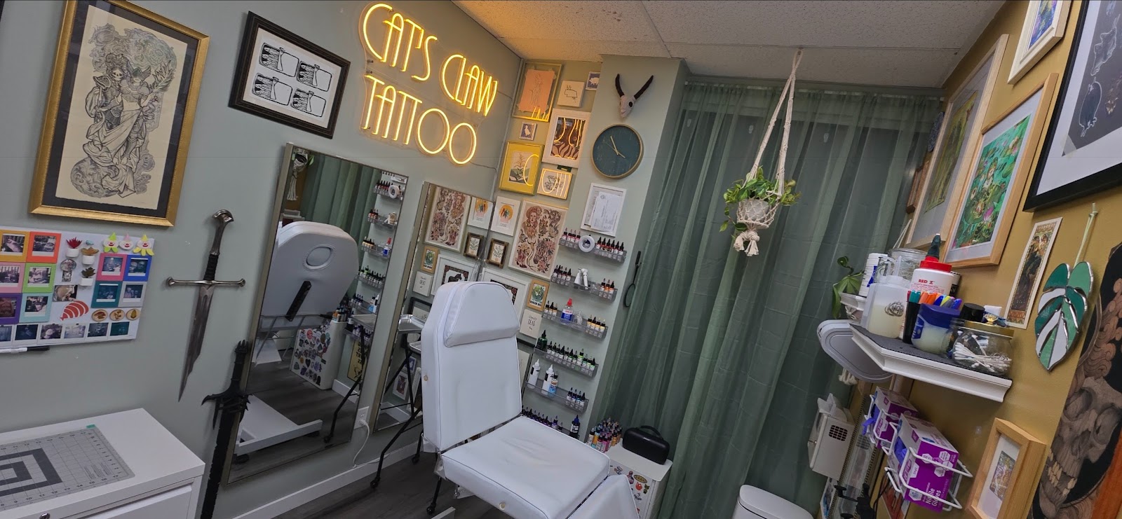 Cat's Claw Tattoo tattoo parlor in Omaha, NE