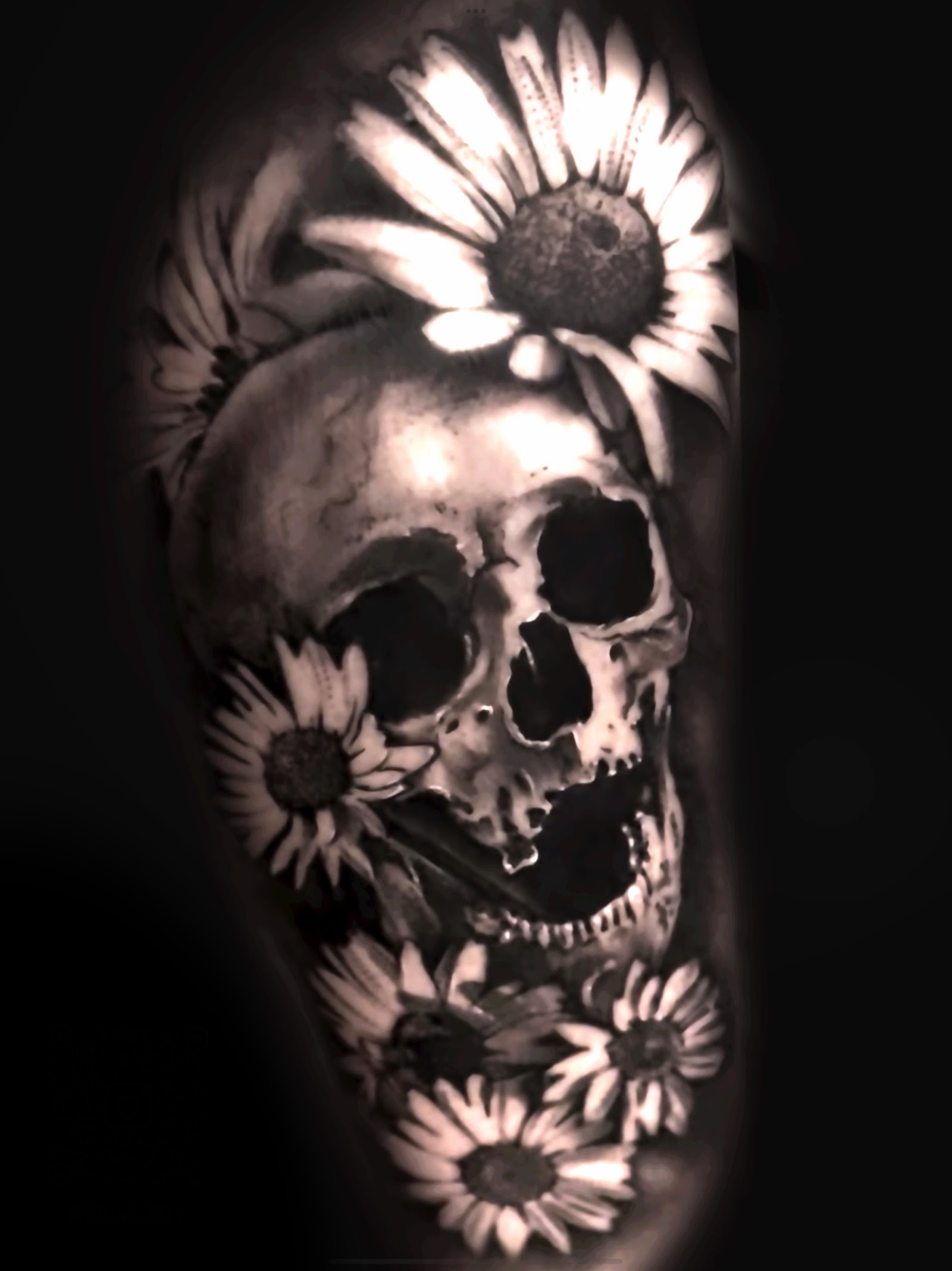 Grand Avenue Tattoo & Piercings tattoo work — photo 2