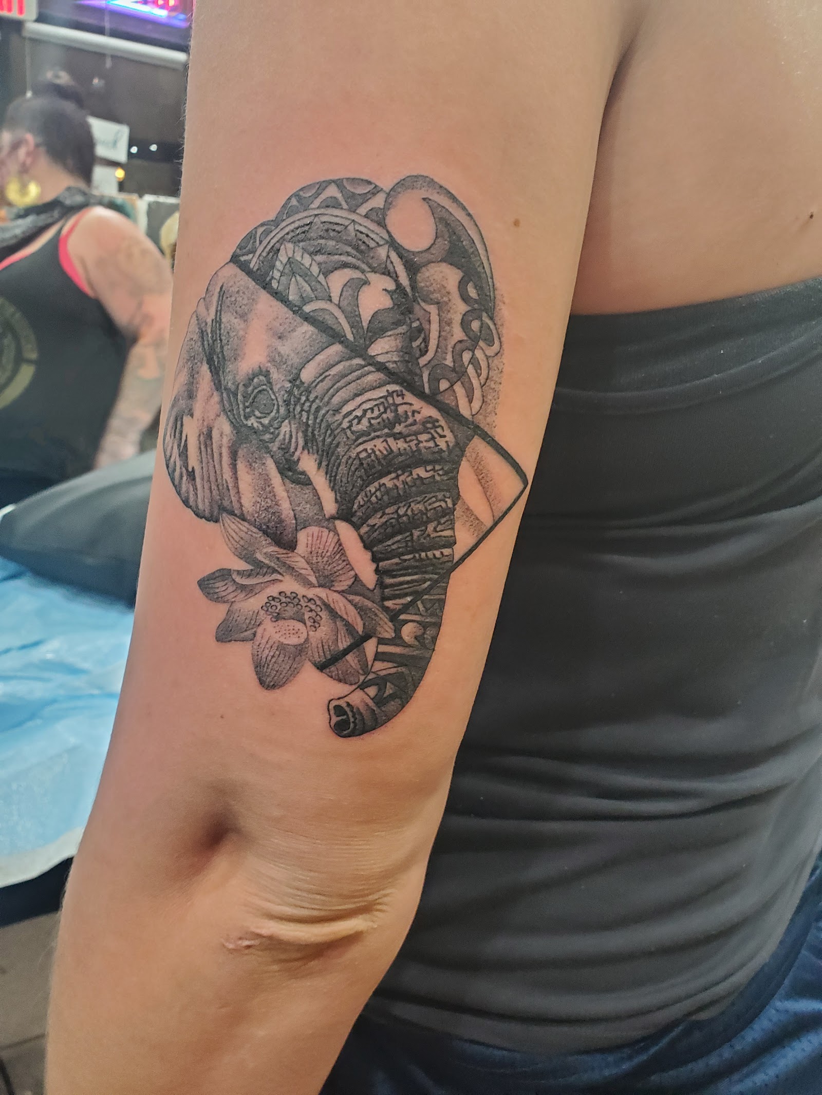 Locket Tattoo Best Cover Up Realism Artist in Phoenix tattoo work — photo 2