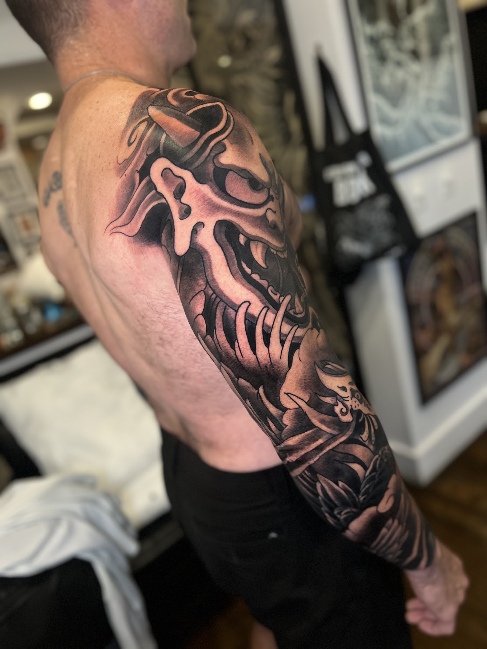 Guru Tattoo tattoo work — photo 2