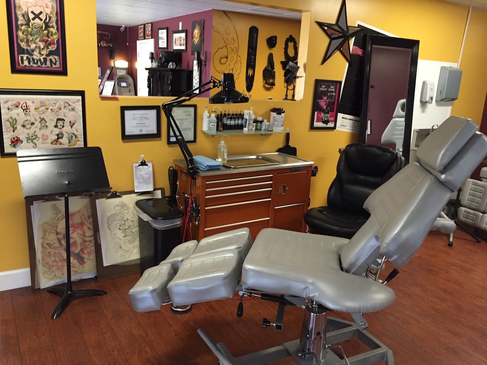 Lucky Stars Tattoo tattoo work — photo 2
