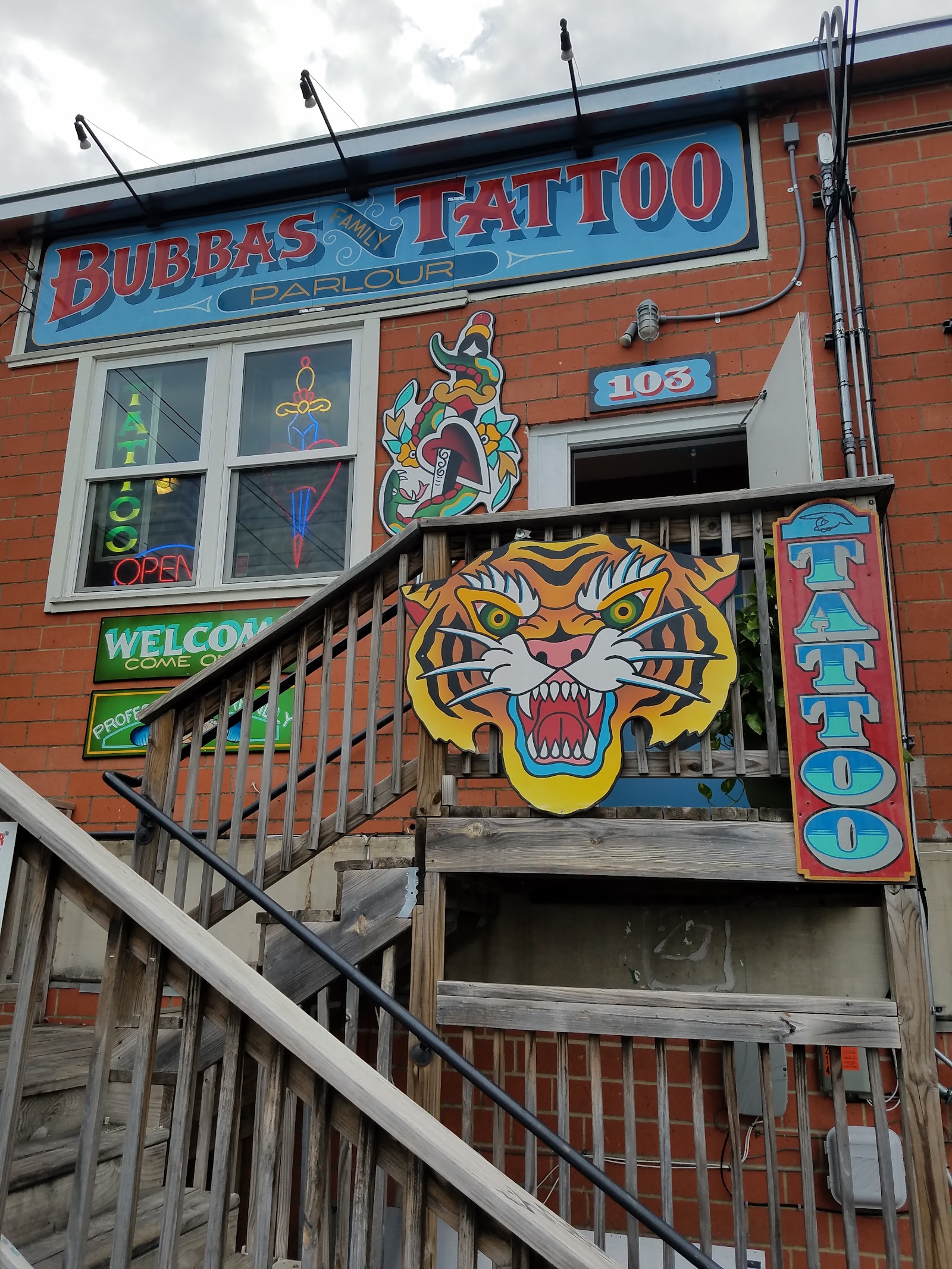 Bubba's Family Tattoo Parlor — tattoo studio near San Marcos