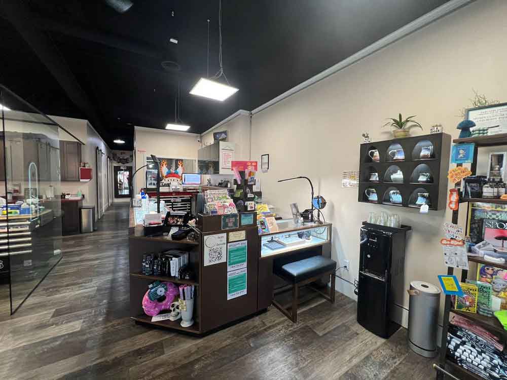 Mom's Custom Tattoo & Body Piercing — tattoo studio in Spokane