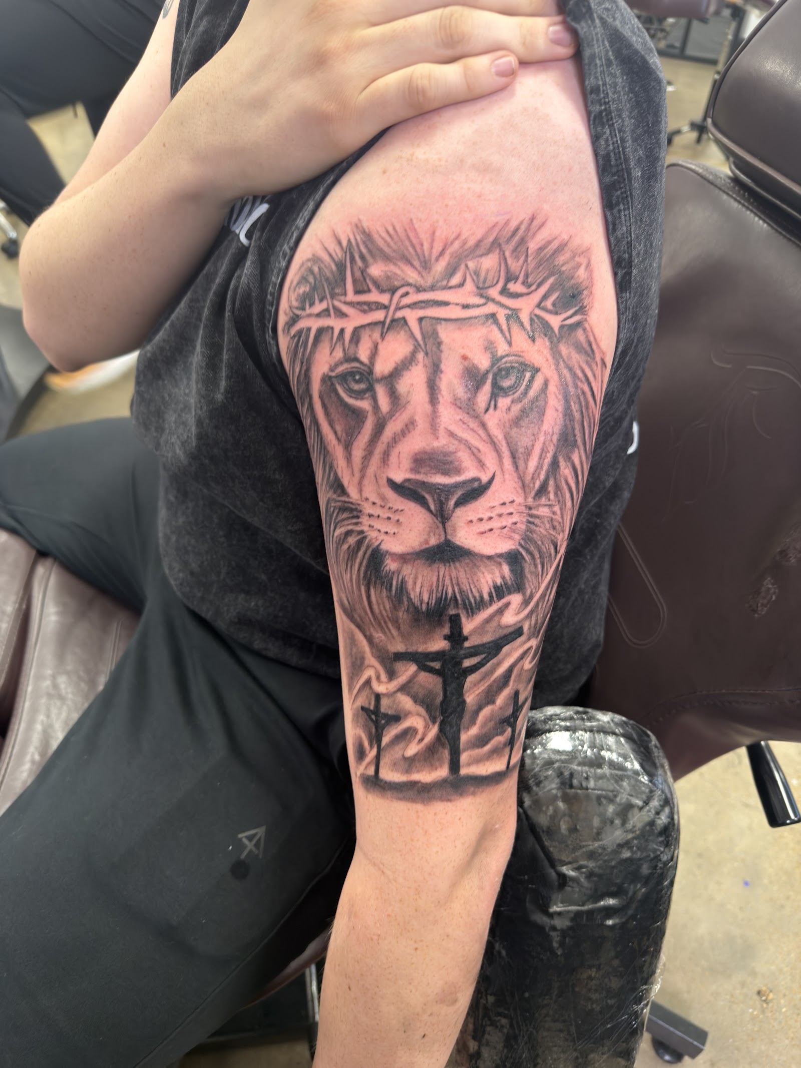 Thirteen Roses Tattoo & Aesthetics tattoo work — photo 3