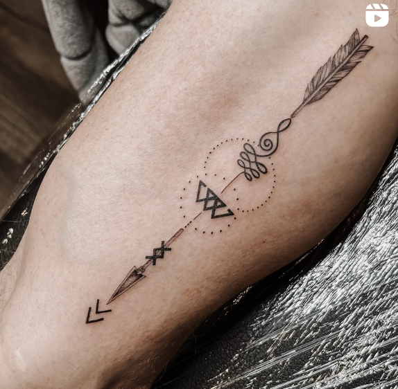 Linear Tattoo Studio tattoo work — photo 2