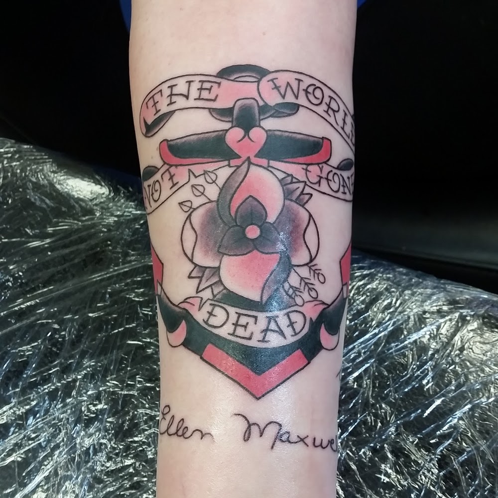 Atomic Brandon Kings Ave — tattoo studio near Brandon
