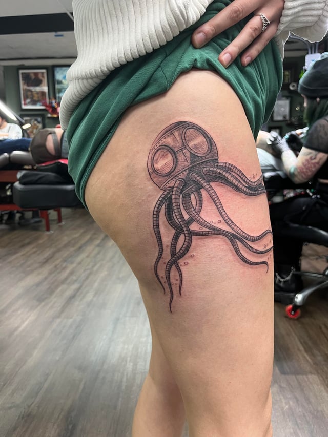 Golden Yeti Art Collective — tattoo studio near Franklin