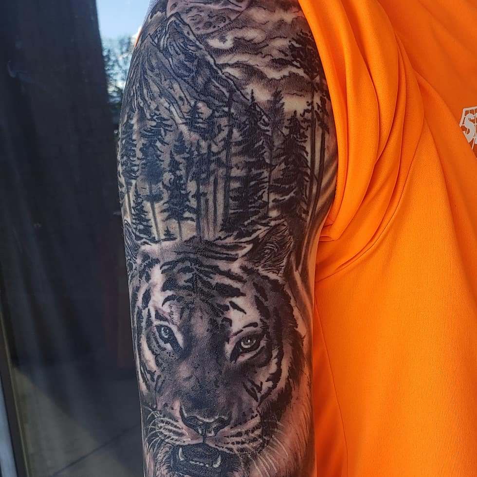 Top Notch Tattoo Studio on 14th tattoo work — photo 3