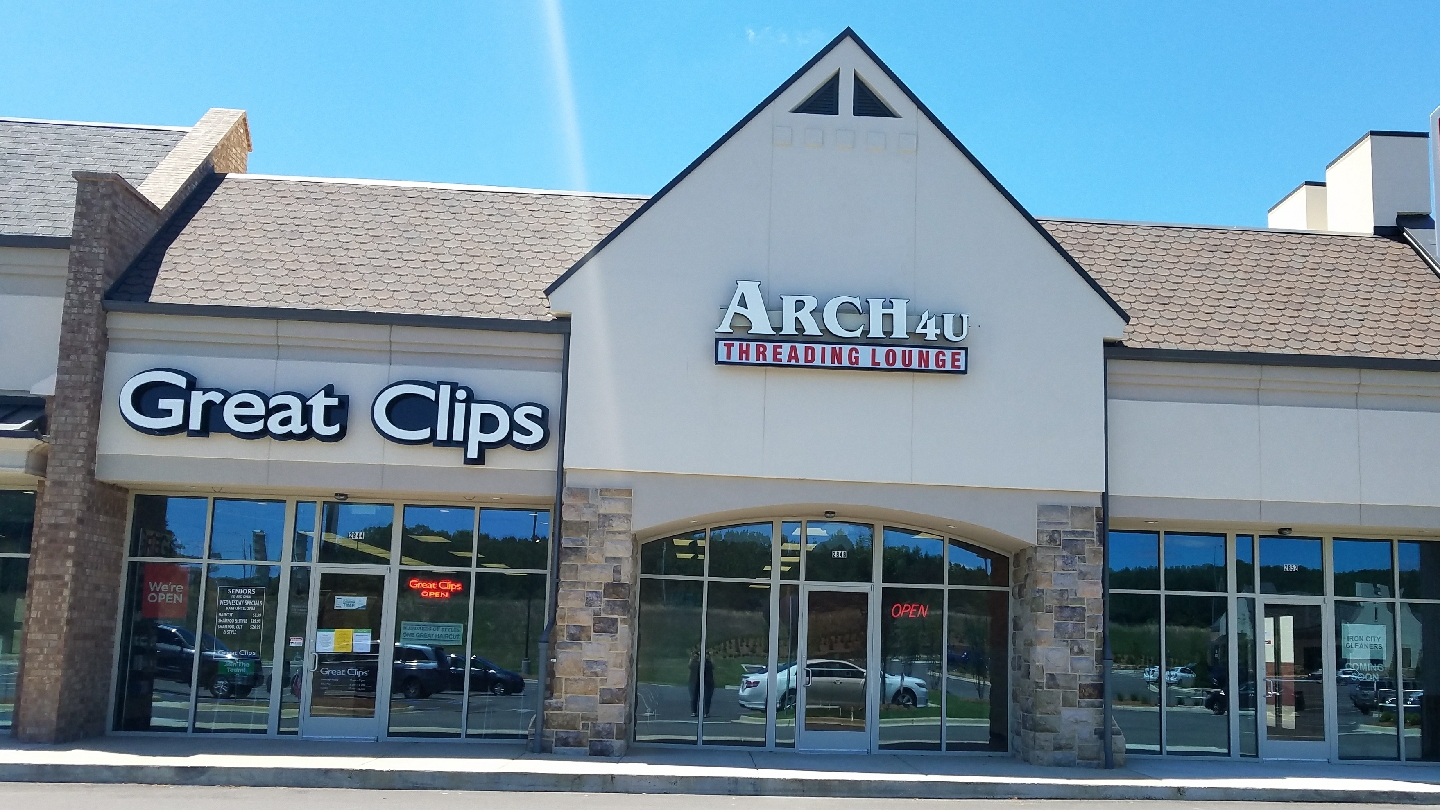Arch 4 U Threading Lounge (Lakeshore Publix) — photo 2