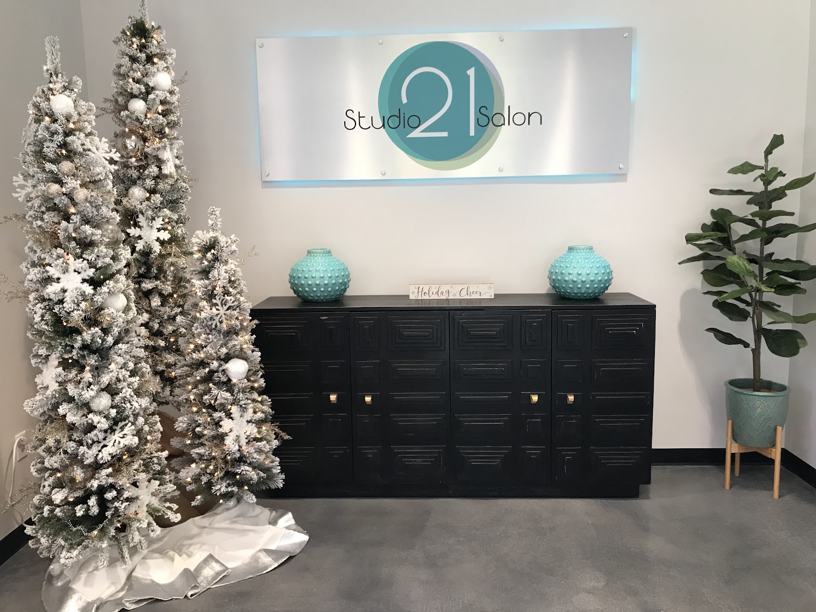 Studio 21 Salon — photo 3