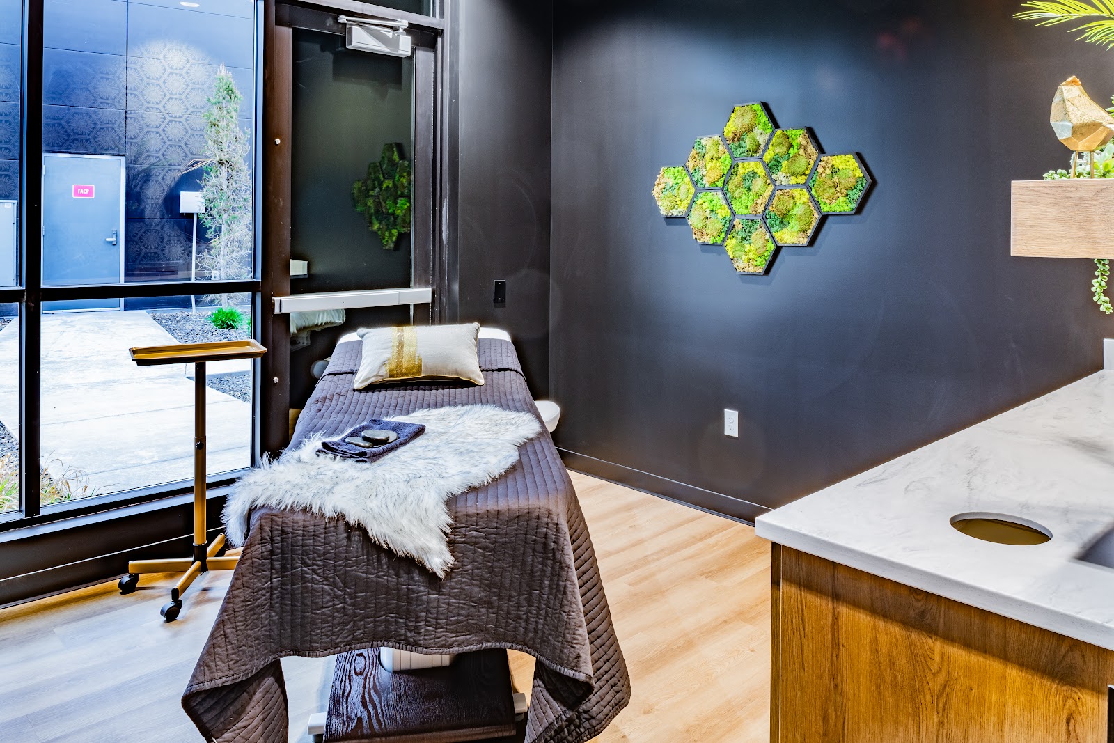 Hive + Co Lacquer Lounge + Spa — photo 3