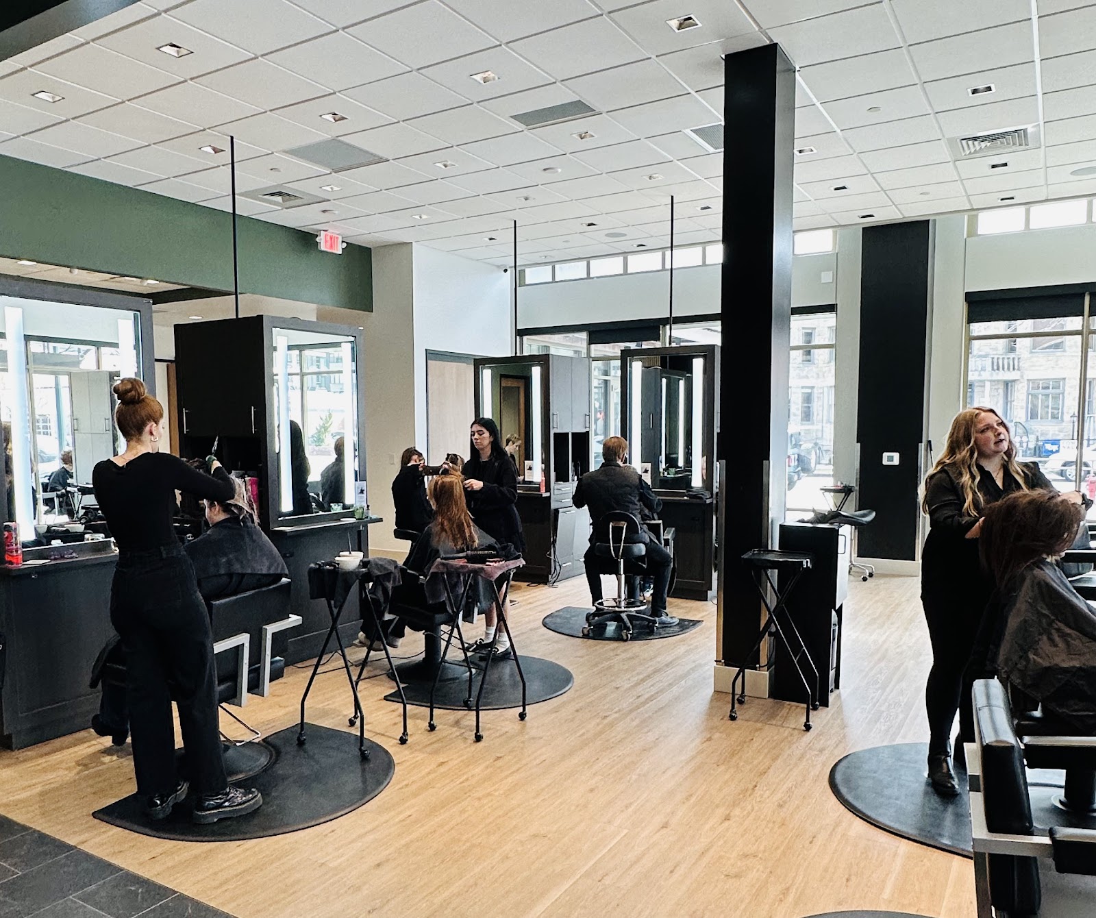 Graeber & Company - Lifestyle Salon + Facial Bar — photo 3
