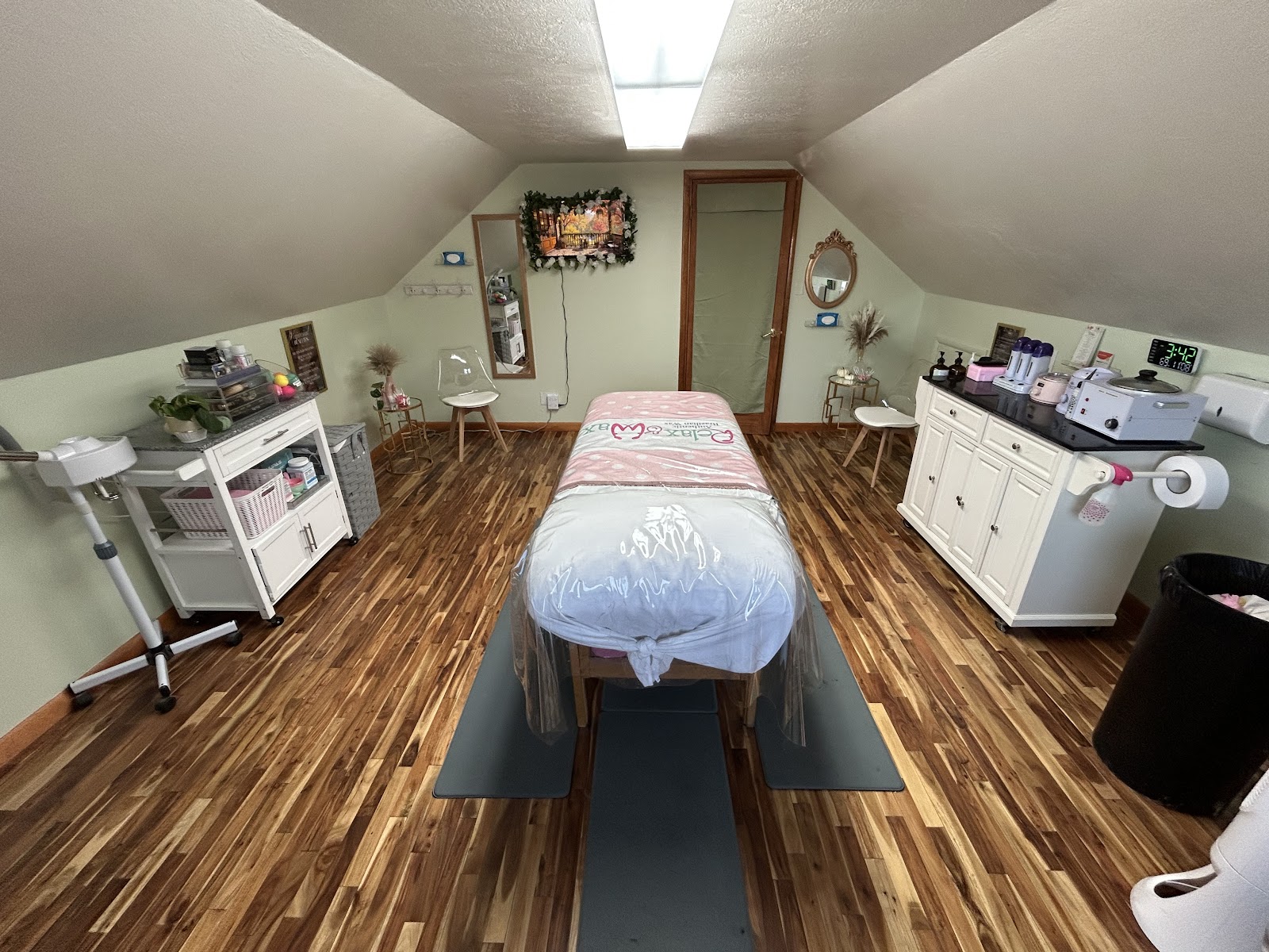Relax & Wax Authentic Brazilian Wax & Sugaring — photo 2