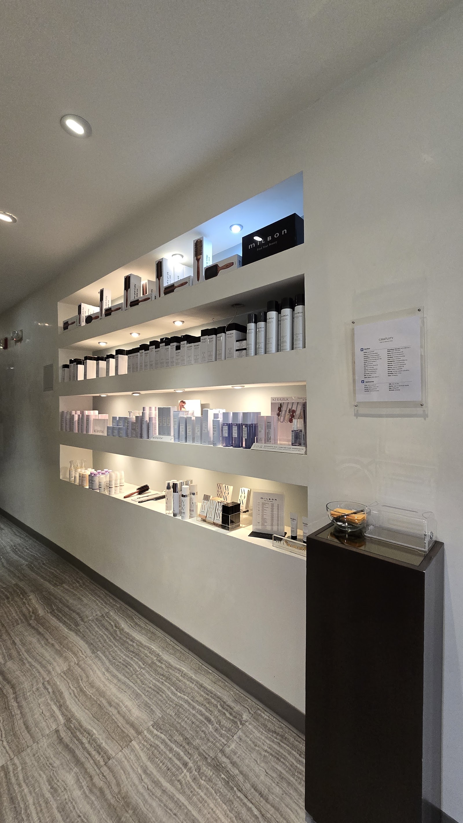 Avanti Salon — photo 2