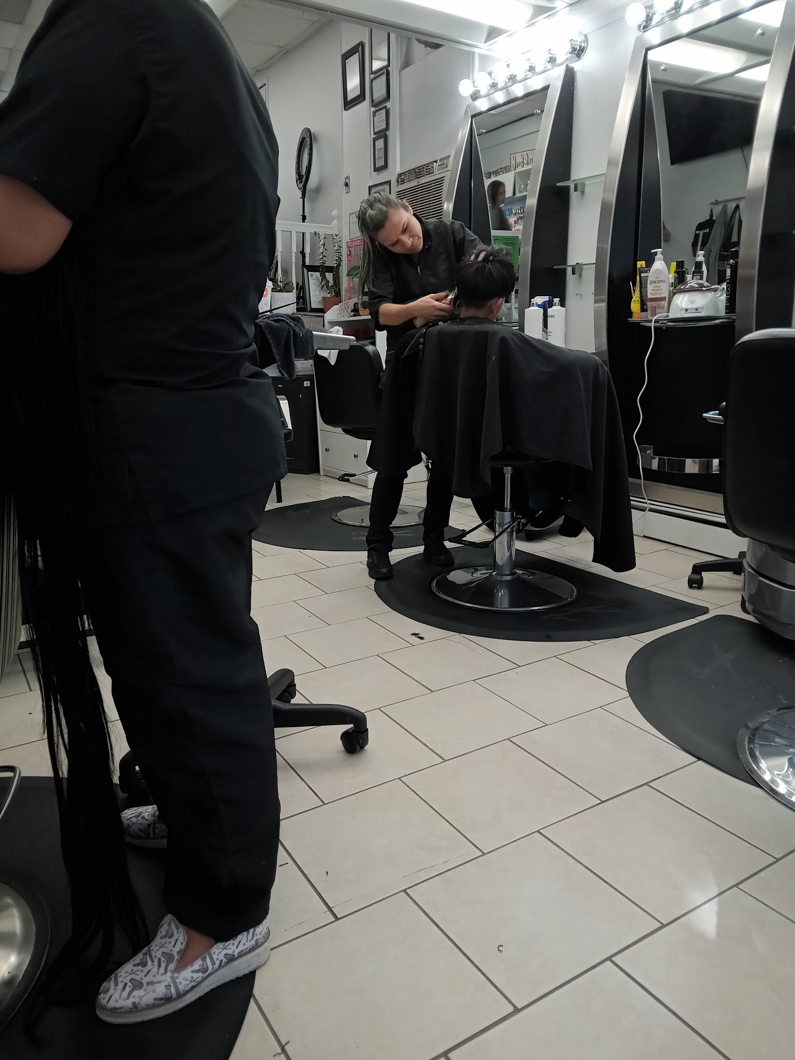 Luzes's Beauty Salon LLC — photo 3