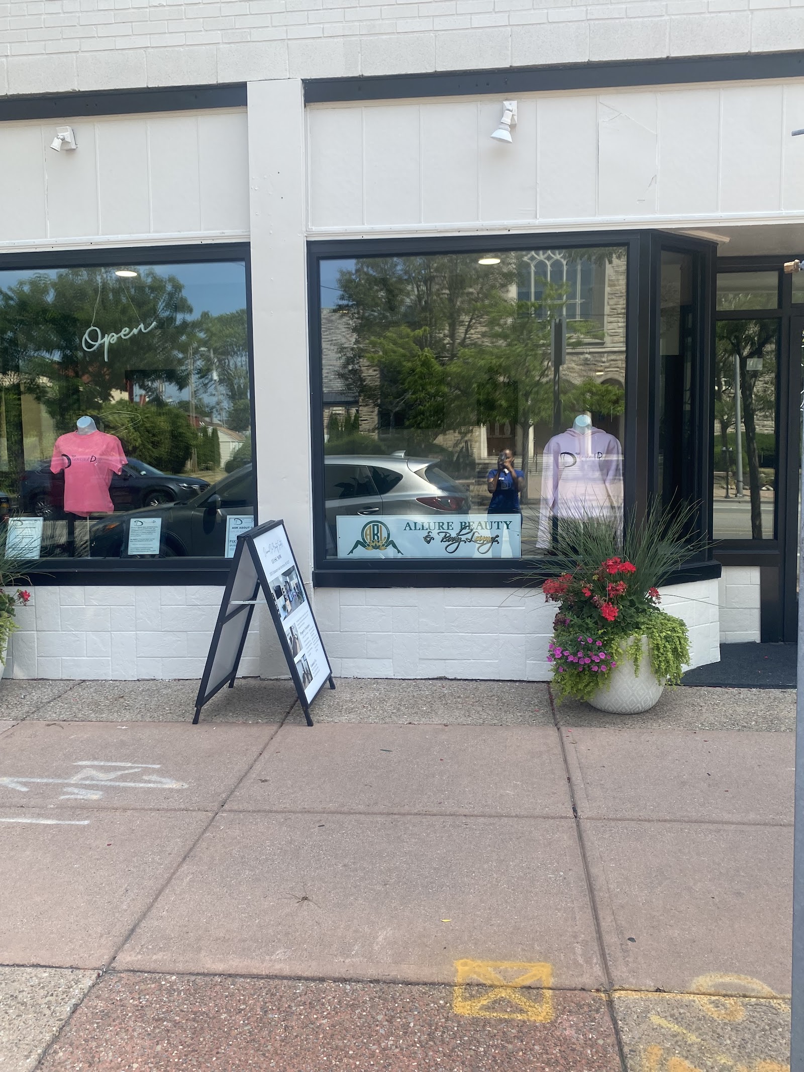 Allure Beauty & Body Lounge — photo 2