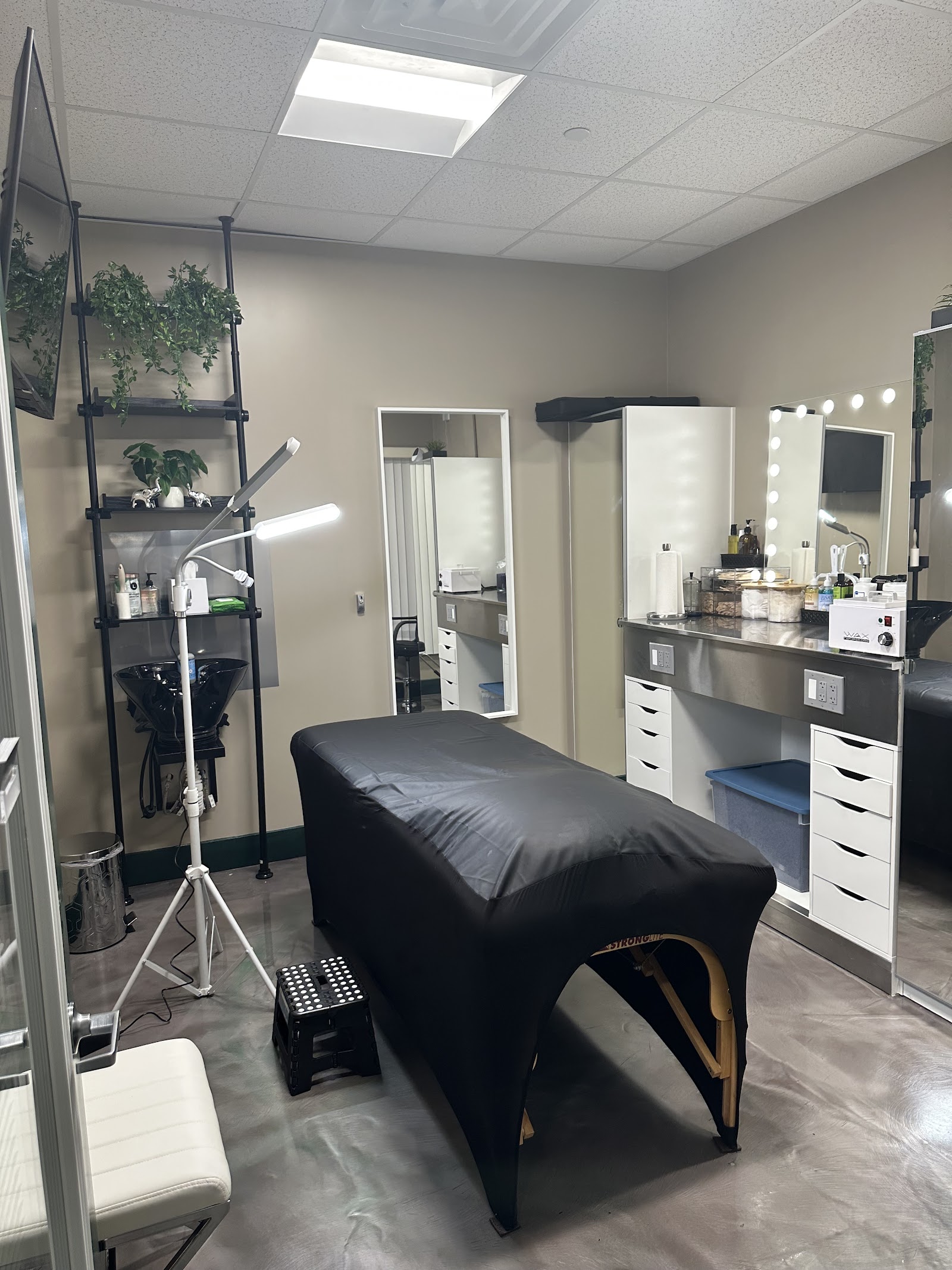 Reveal Wax Studio — photo 2