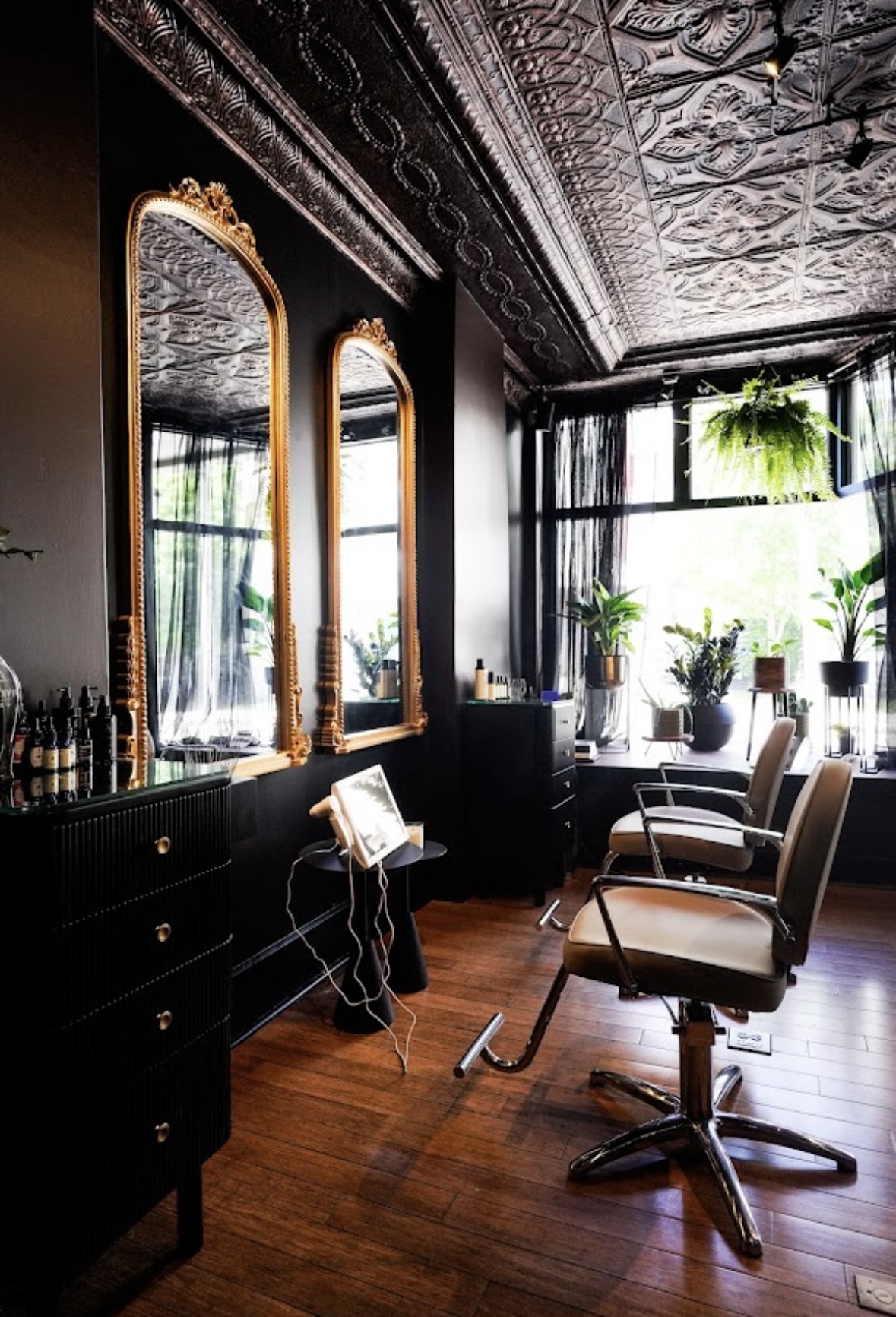 The Cleveland Headspa | Scalp & Skin — photo 2