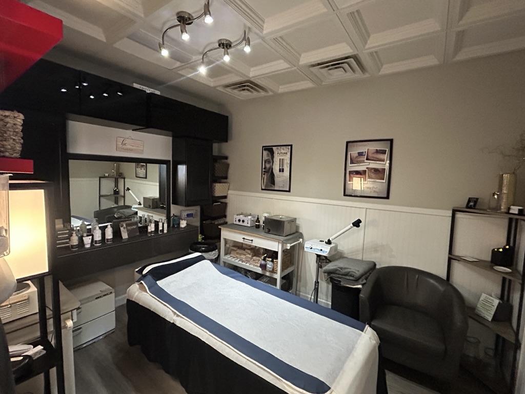 Go Bare Skin Clinic — photo 3