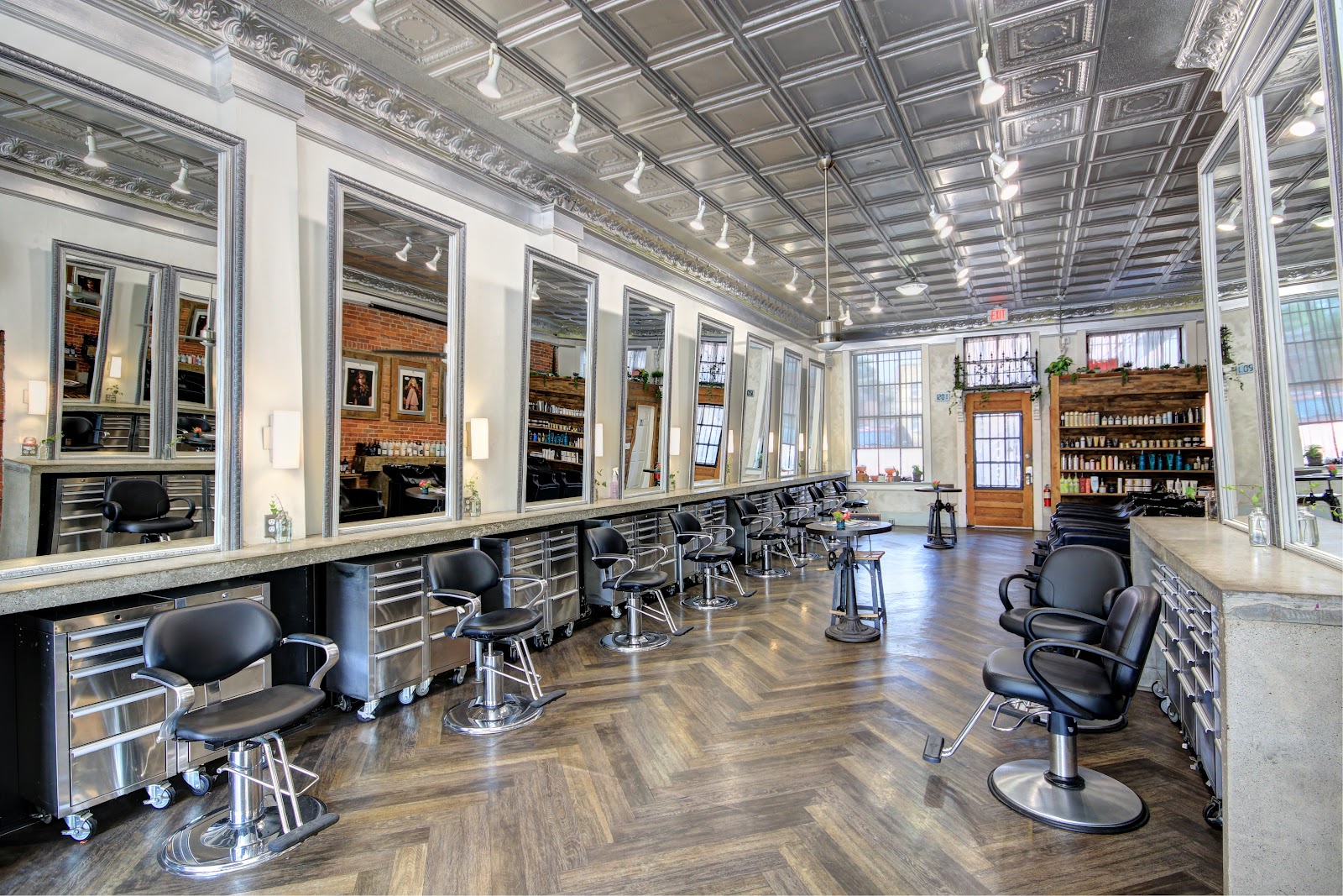 Phia Salon — waxing salon in Columbus