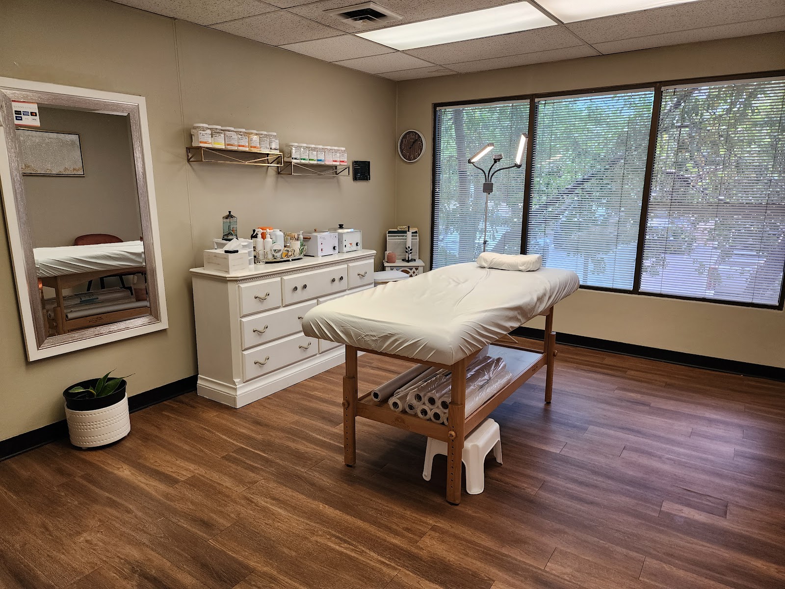 The Waxing Lounge — photo 2