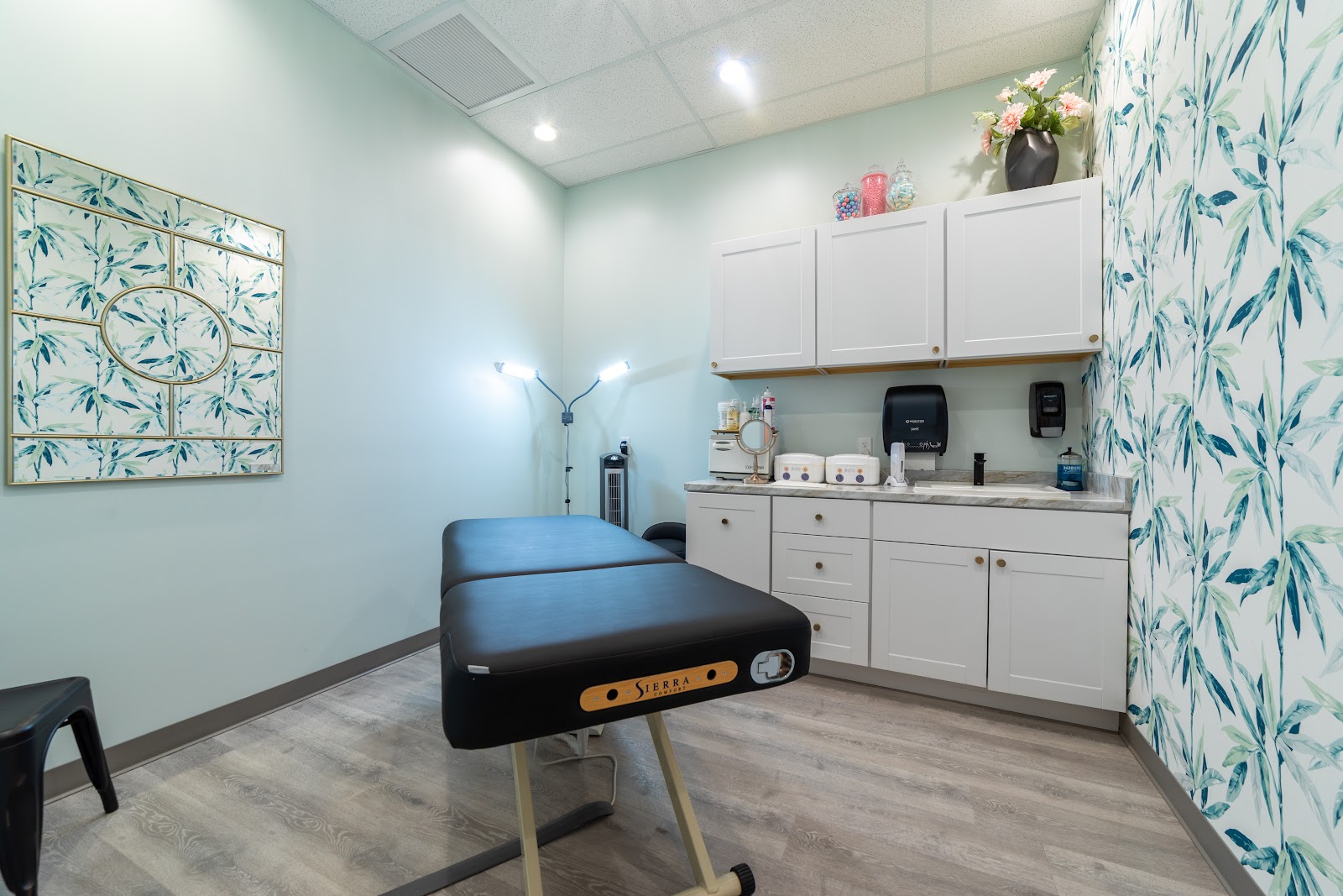 Hello Sugar | Aurora - Brazilian Wax & Sugar Salon — photo 2
