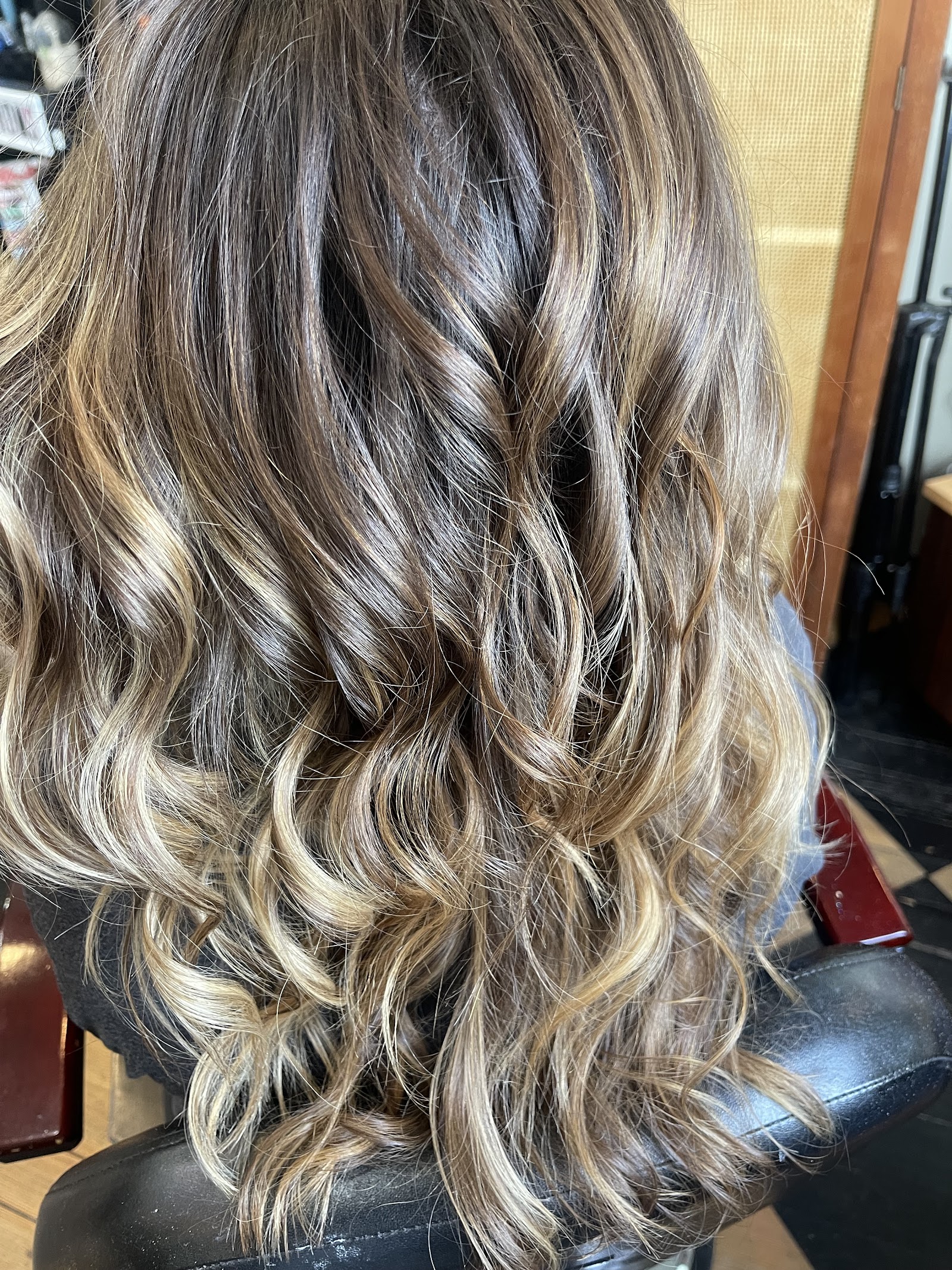 Axis Salon Studio of Des Moines. — photo 2