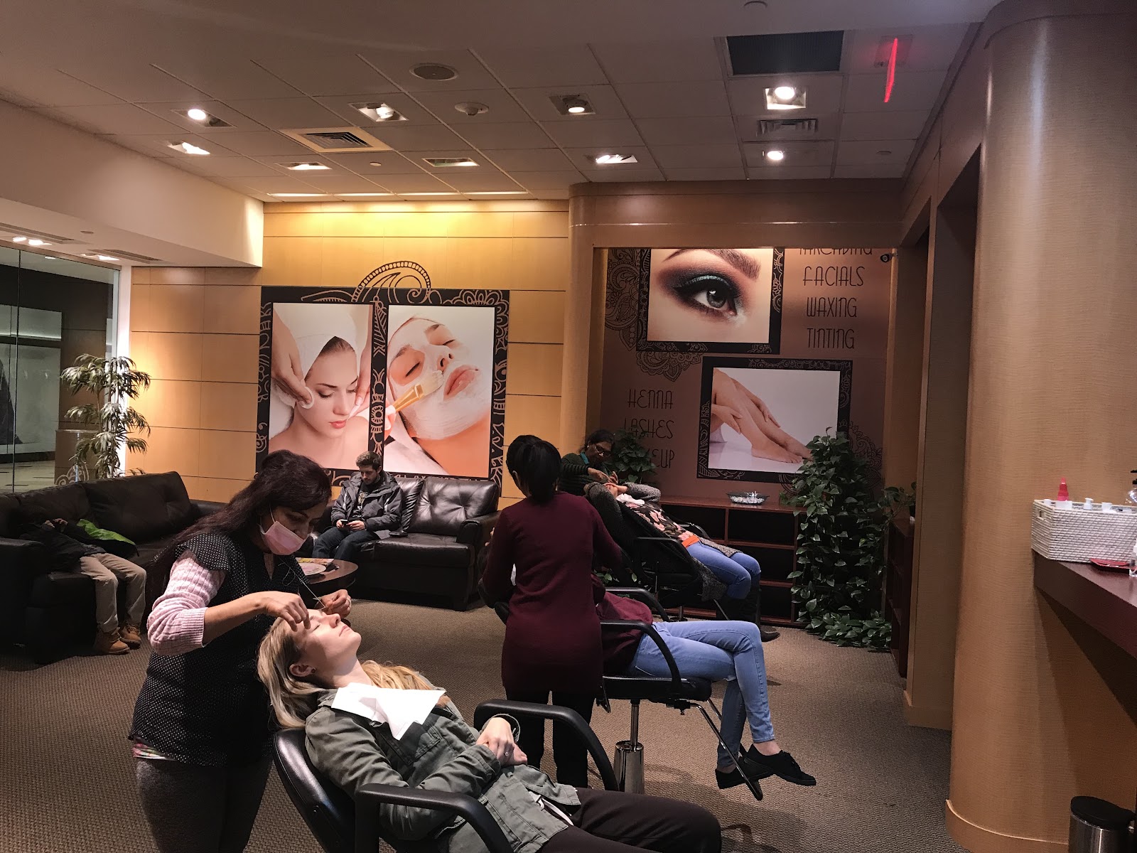 The Beauty Bar Thread and Wax — photo 3