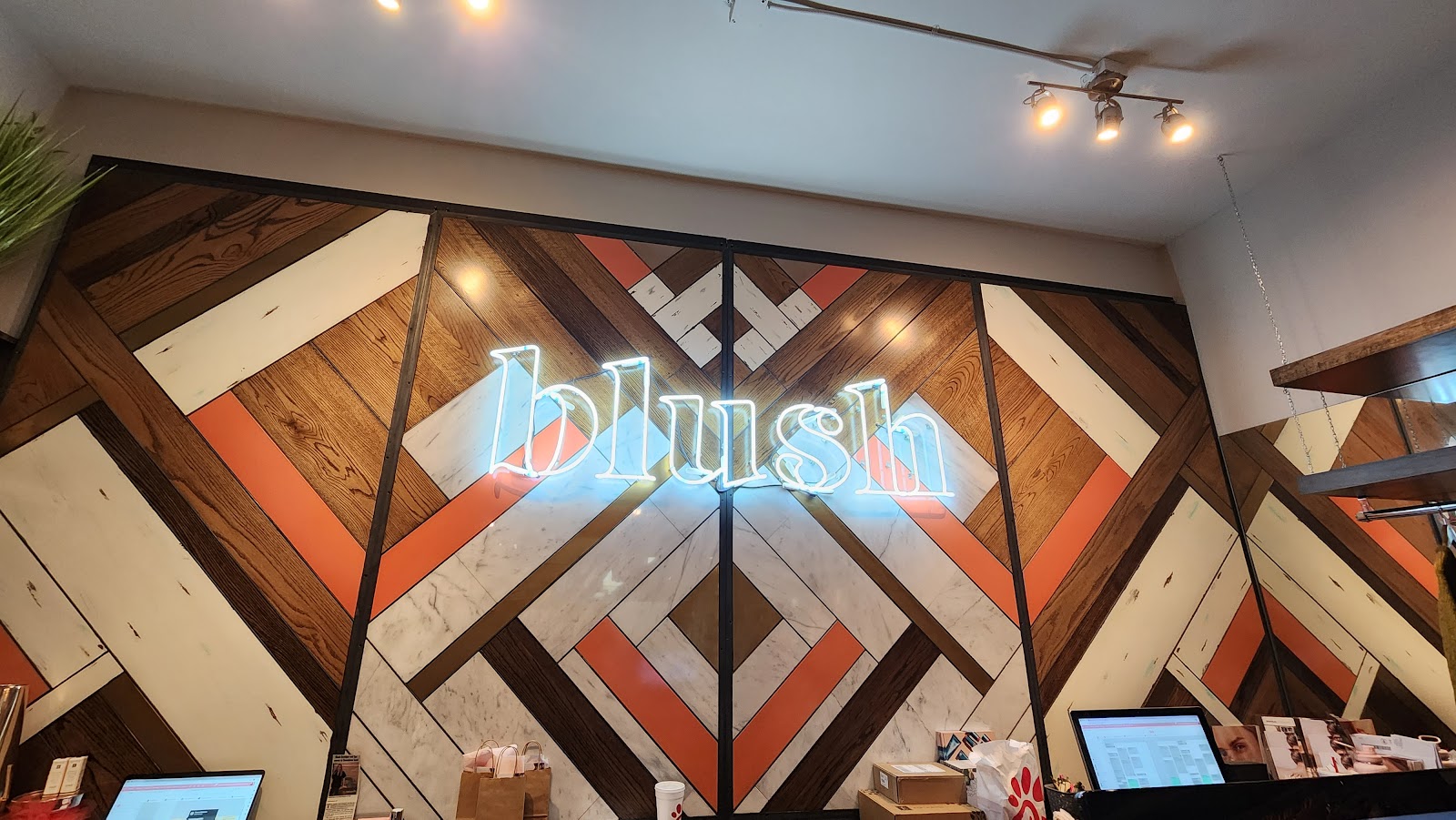 Blush Boutique & Spa — photo 2