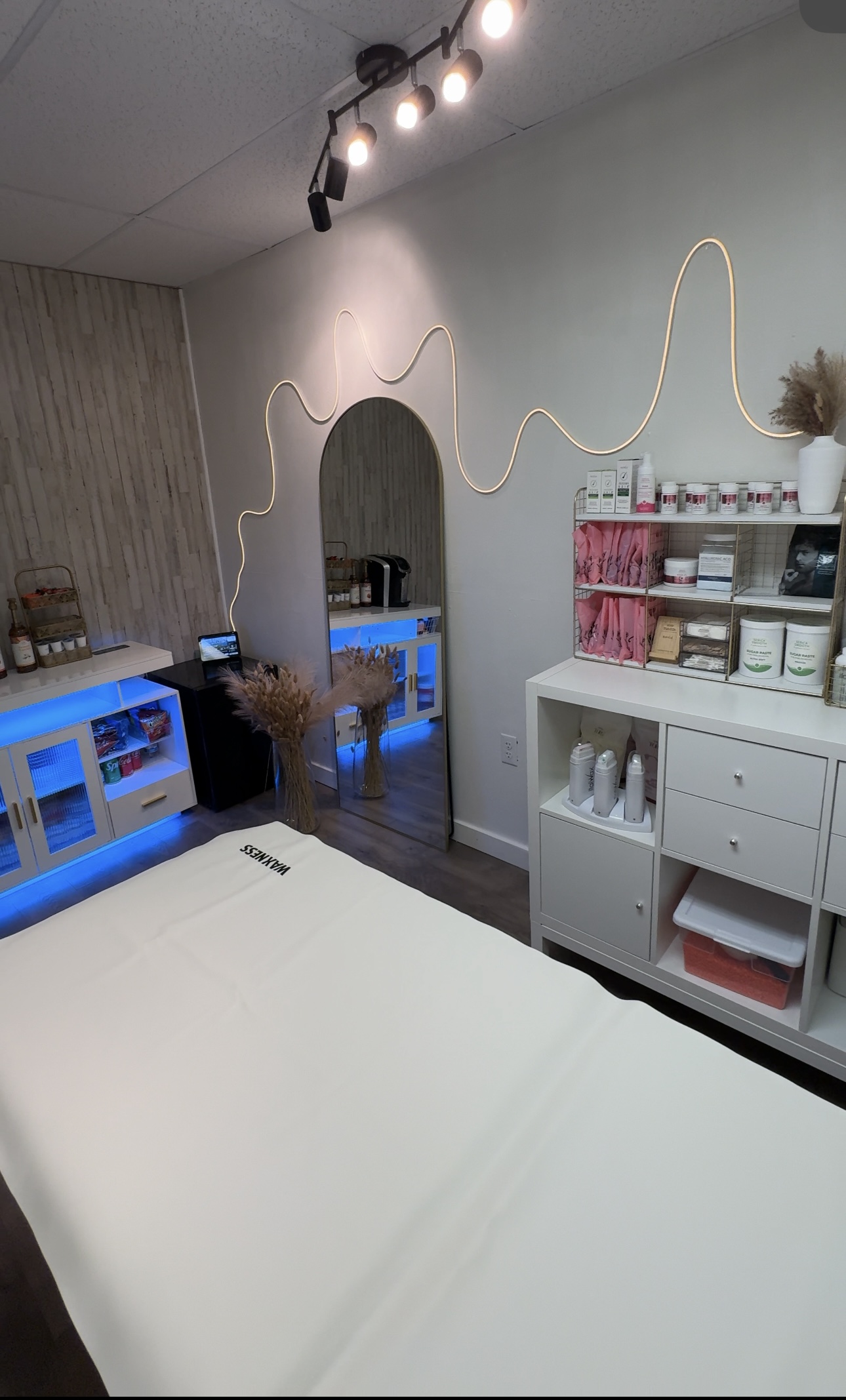 SlaWax Waxing and Sugaring Studio — photo 2