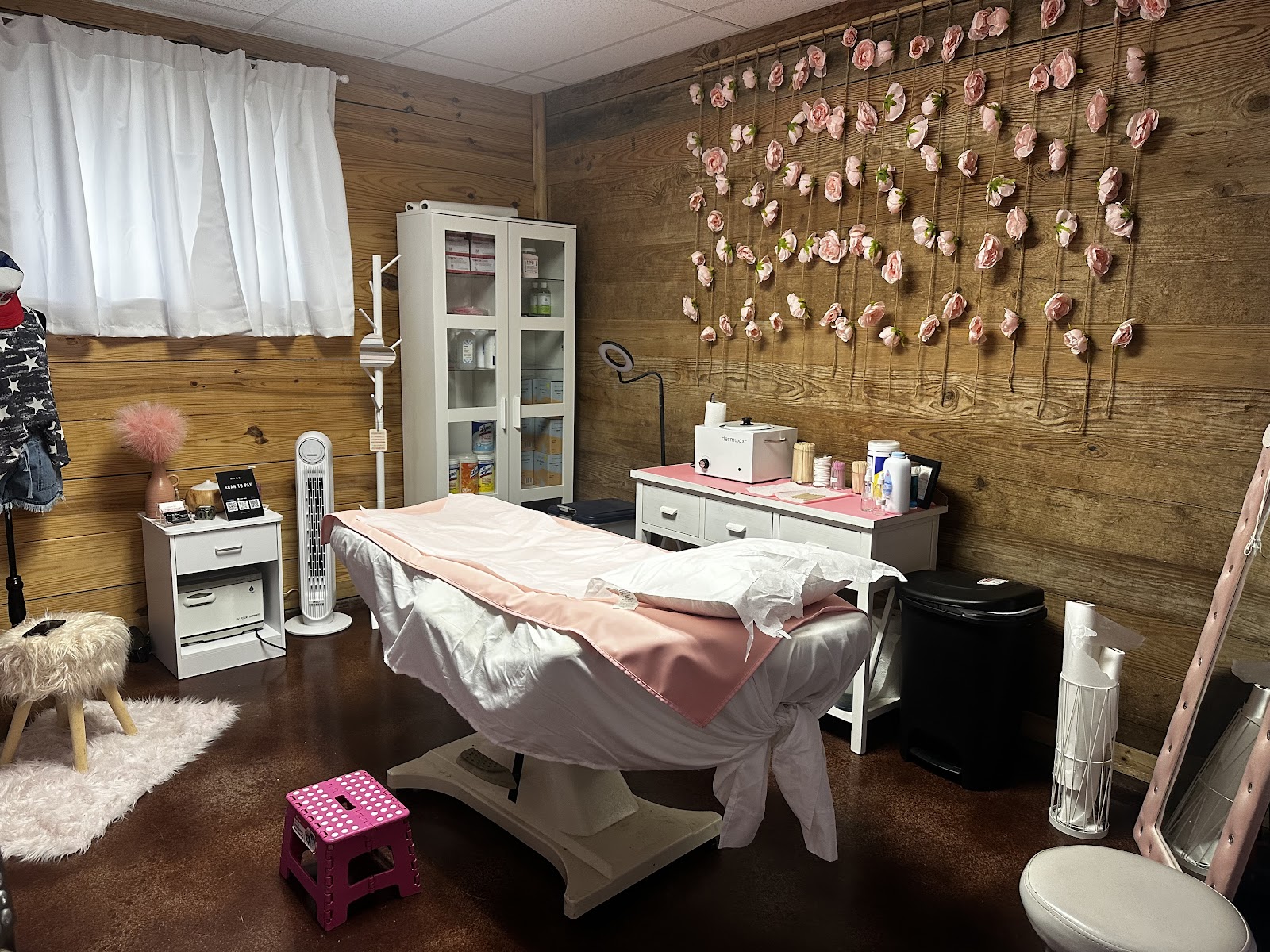 Luxe Wax Lounge — photo 3