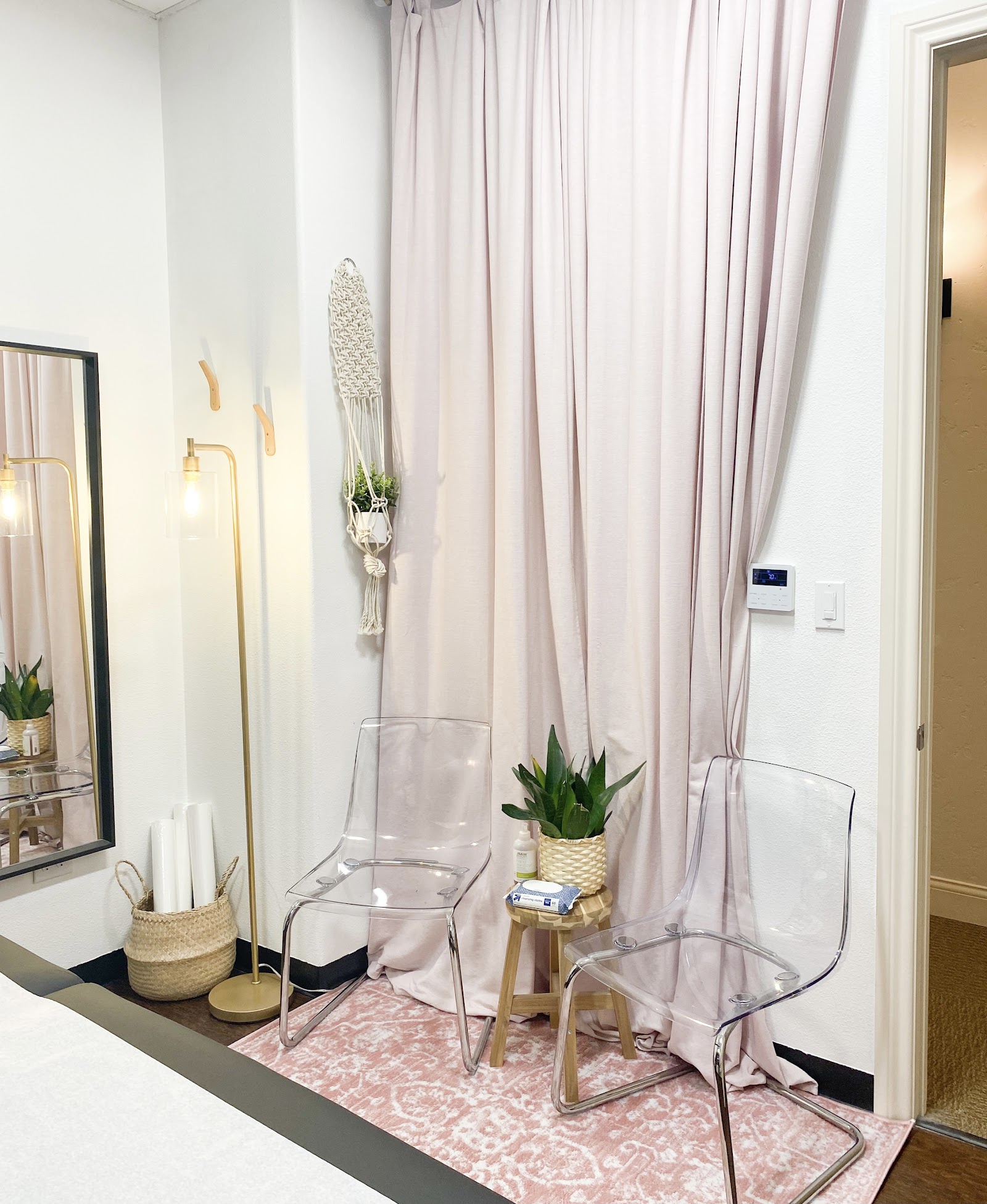 Studio Glow-Full Body Waxing — photo 3