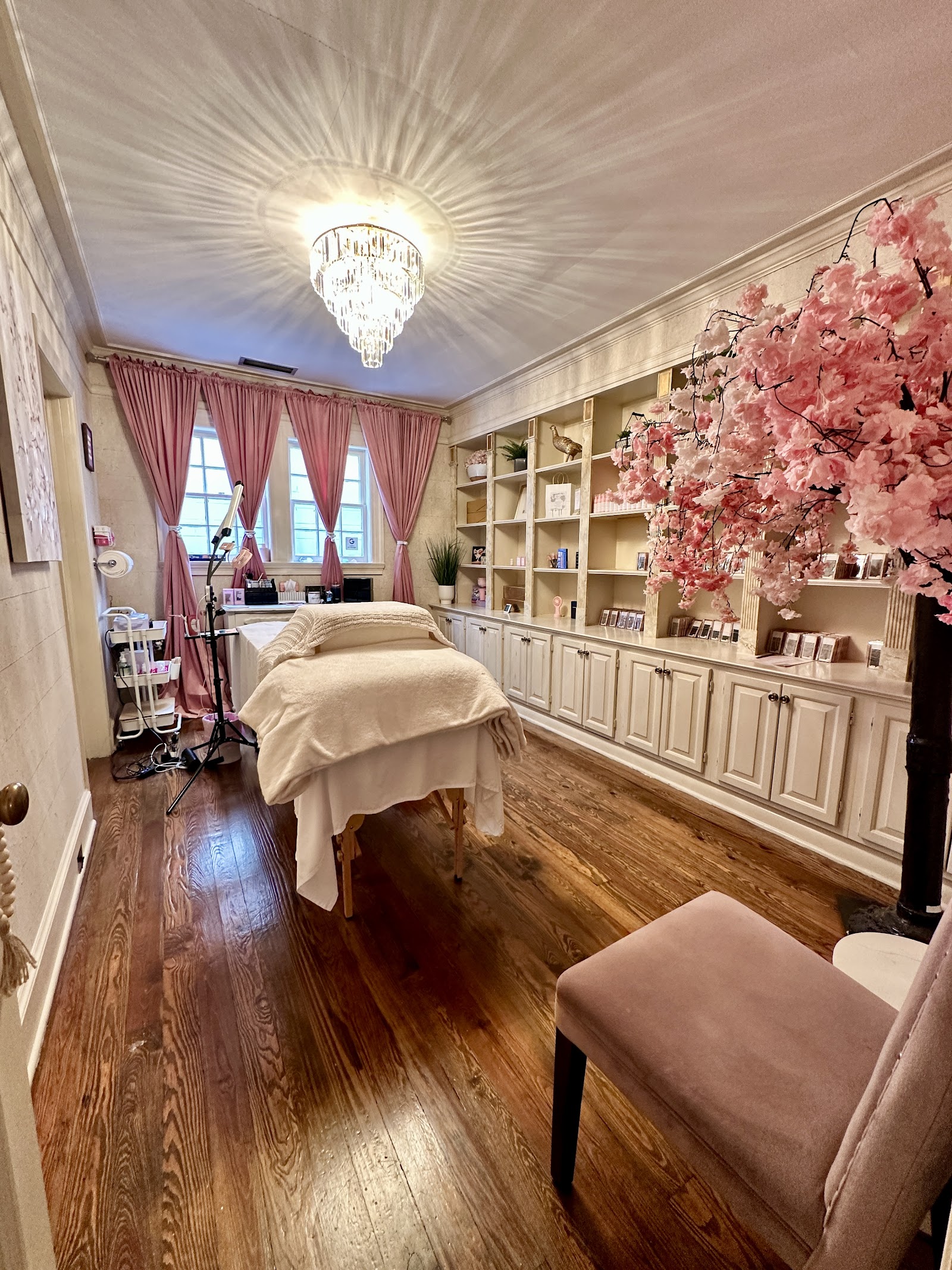 HER. Lash & Beauty Bar — photo 3