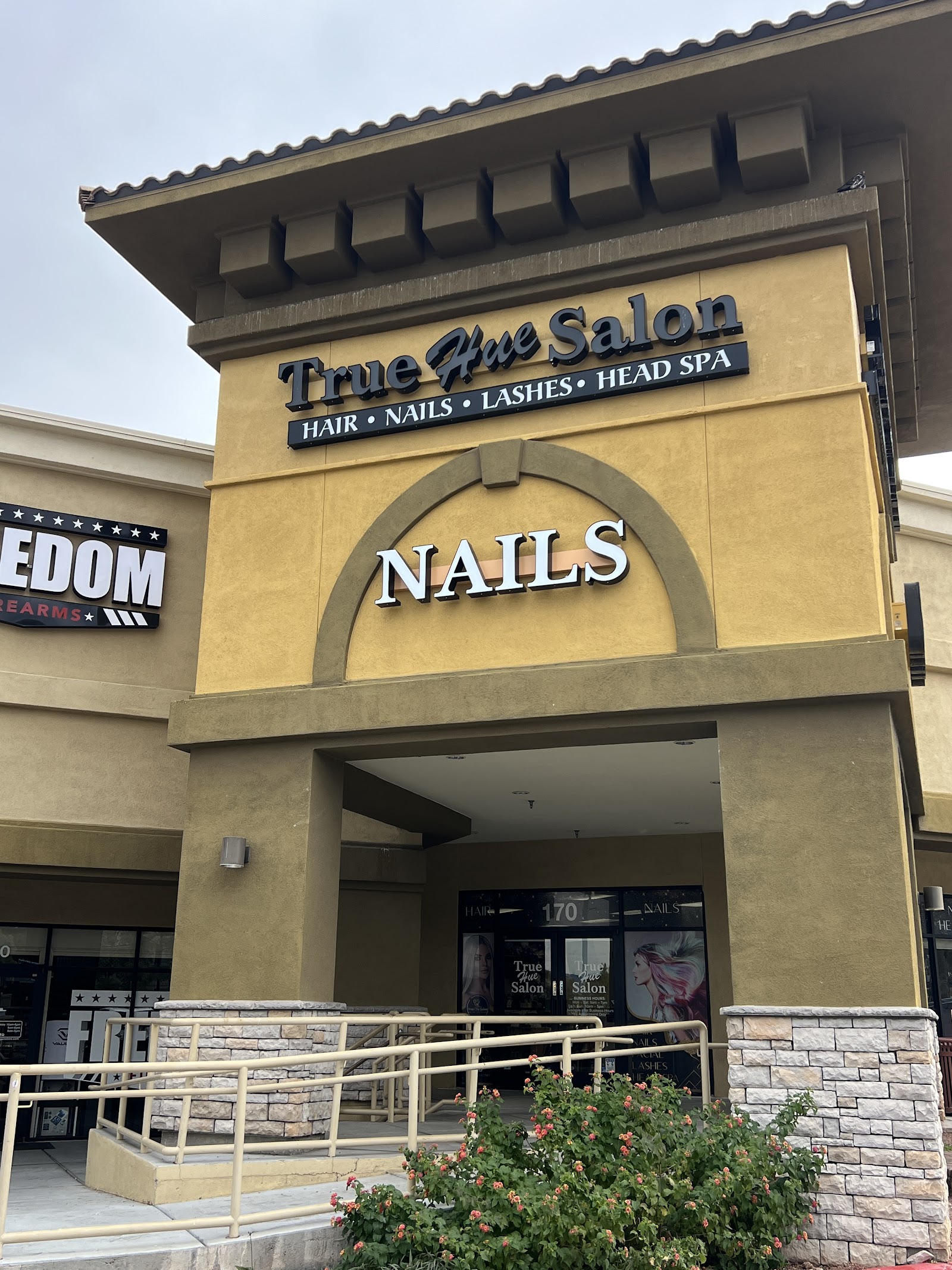 True Hue Salon - Nail Salon, Hair Salon, Spring Valley, Las Vegas, Nevada — photo 3