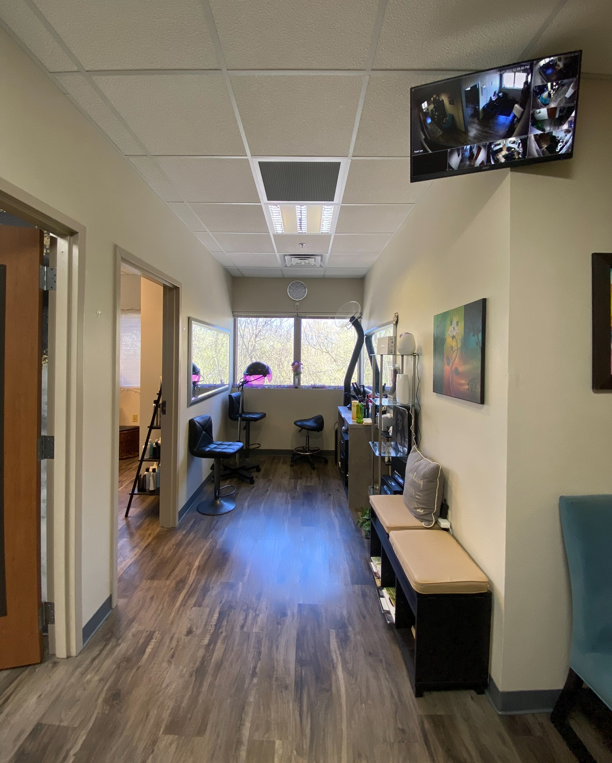 Foxy Salon Suites Hair & Wax Specialists — photo 2