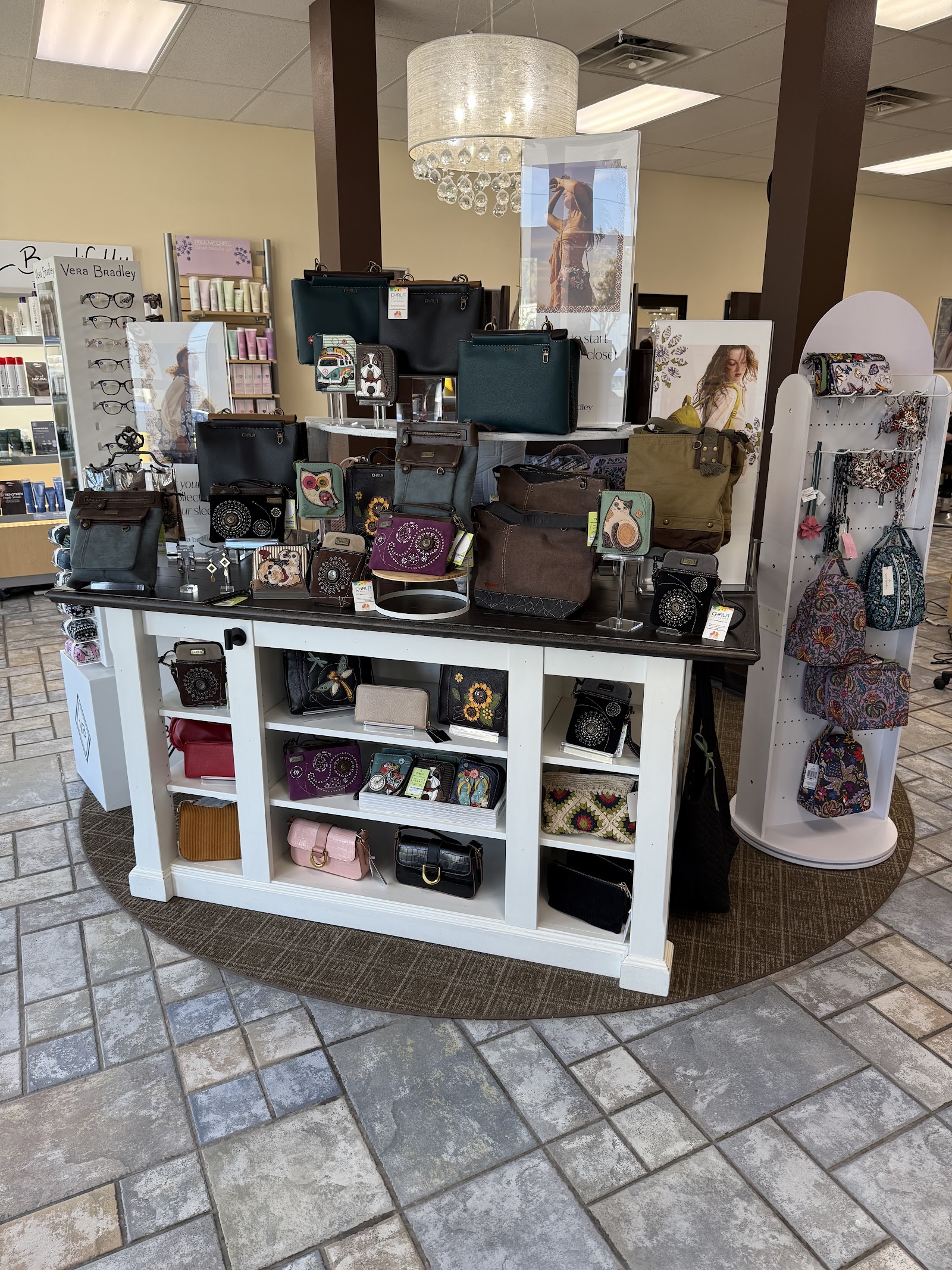 Escapade Salon & Boutique — photo 3