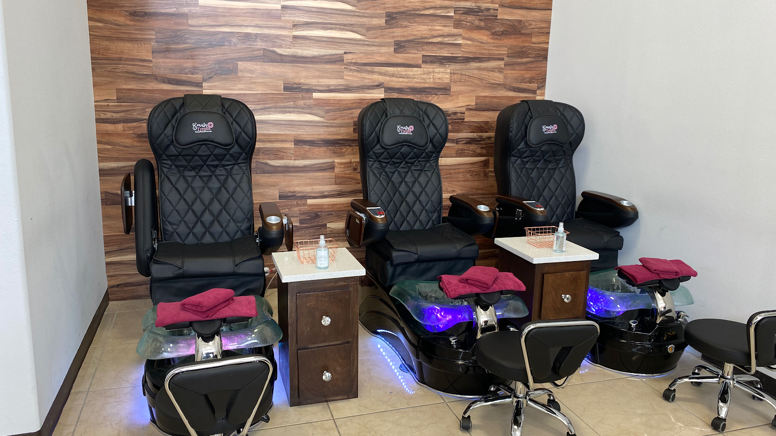 Beauty Trends Nails|Wax|Blowouts By Appointment — photo 3